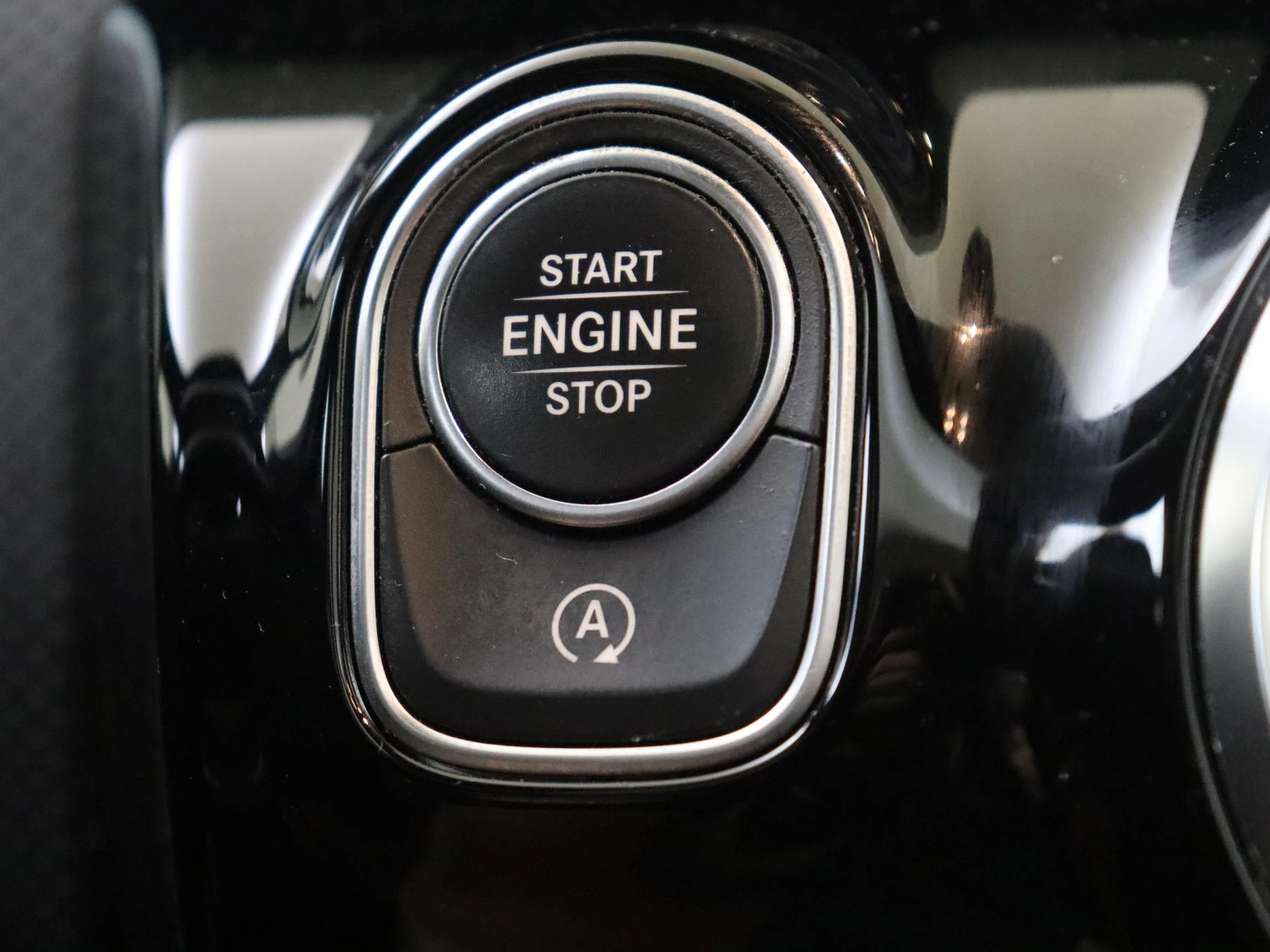 Mercedes-Benz-CLA-image-19