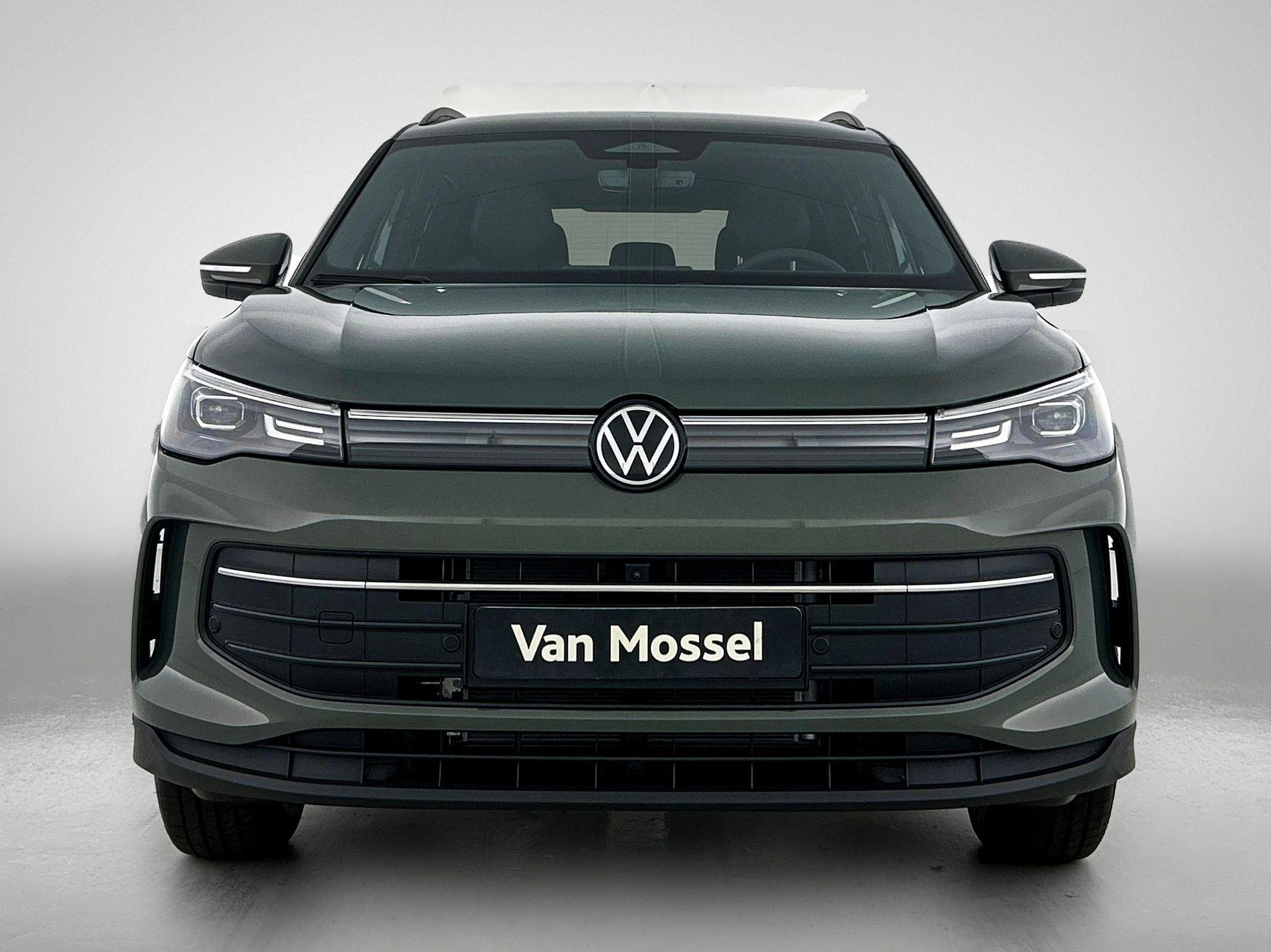 Volkswagen-Tiguan-image-4