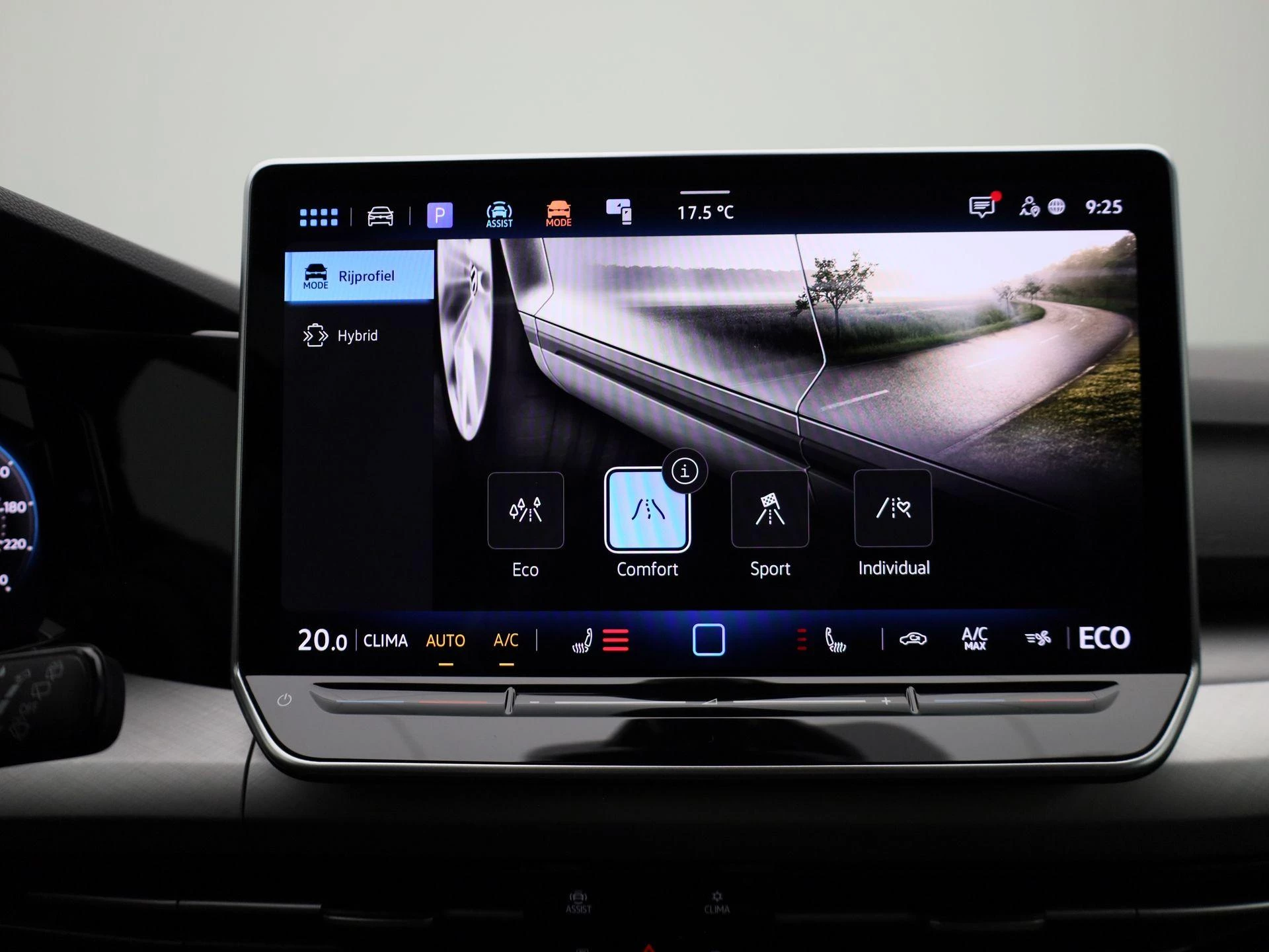 Volkswagen-Golf-image-24