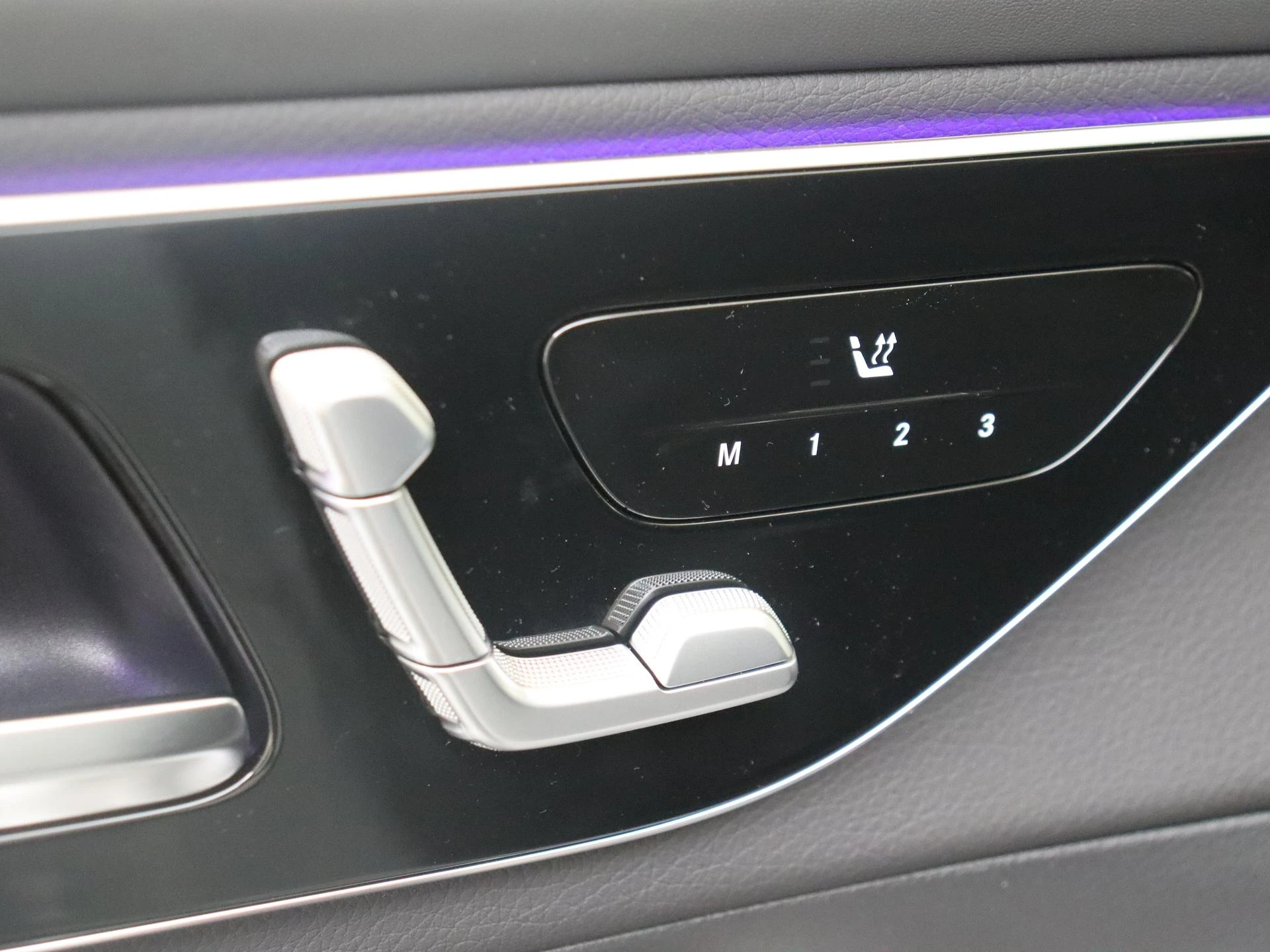 Mercedes-Benz-GLC-image-25