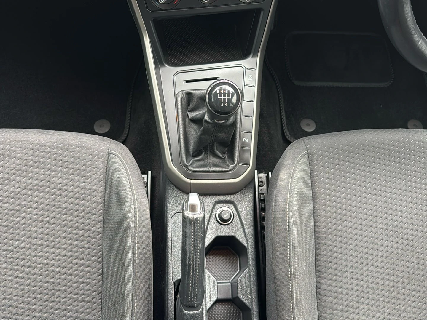 Volkswagen-Polo-image-11