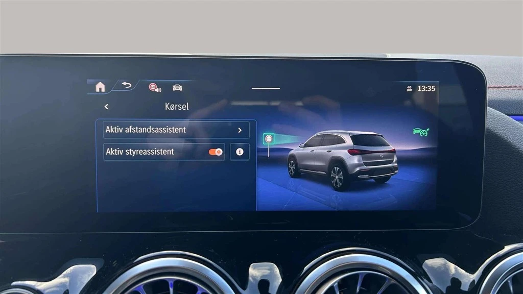 Mercedes-Benz-EQA-image-18