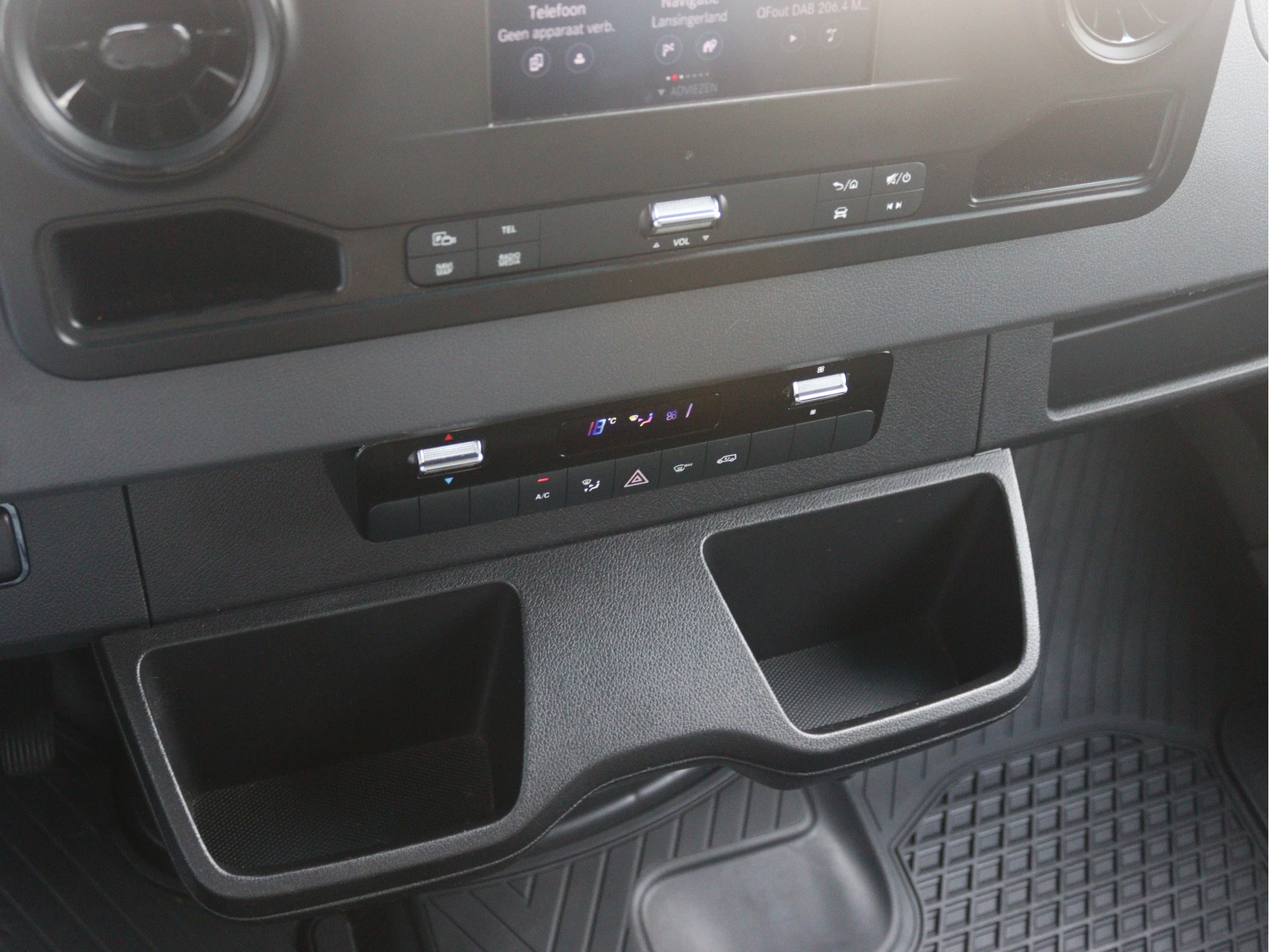 Mercedes-Benz-Sprinter-image-11