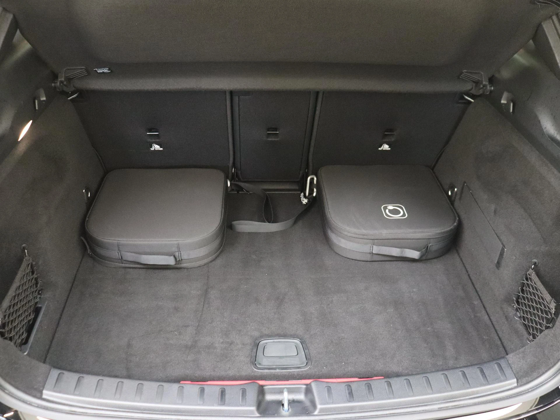 Mercedes-Benz-GLA-image-30