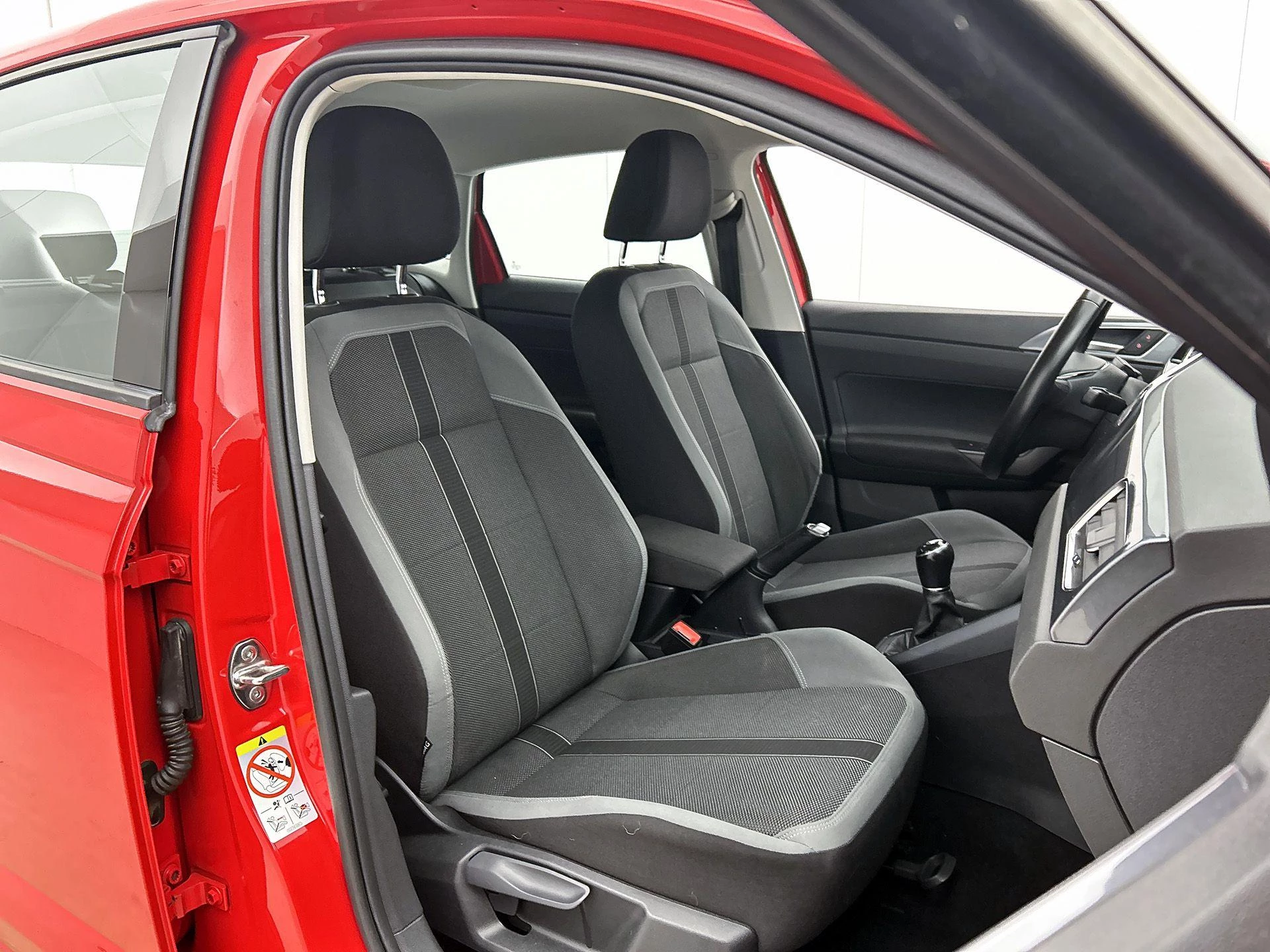 Volkswagen-Polo-image-33