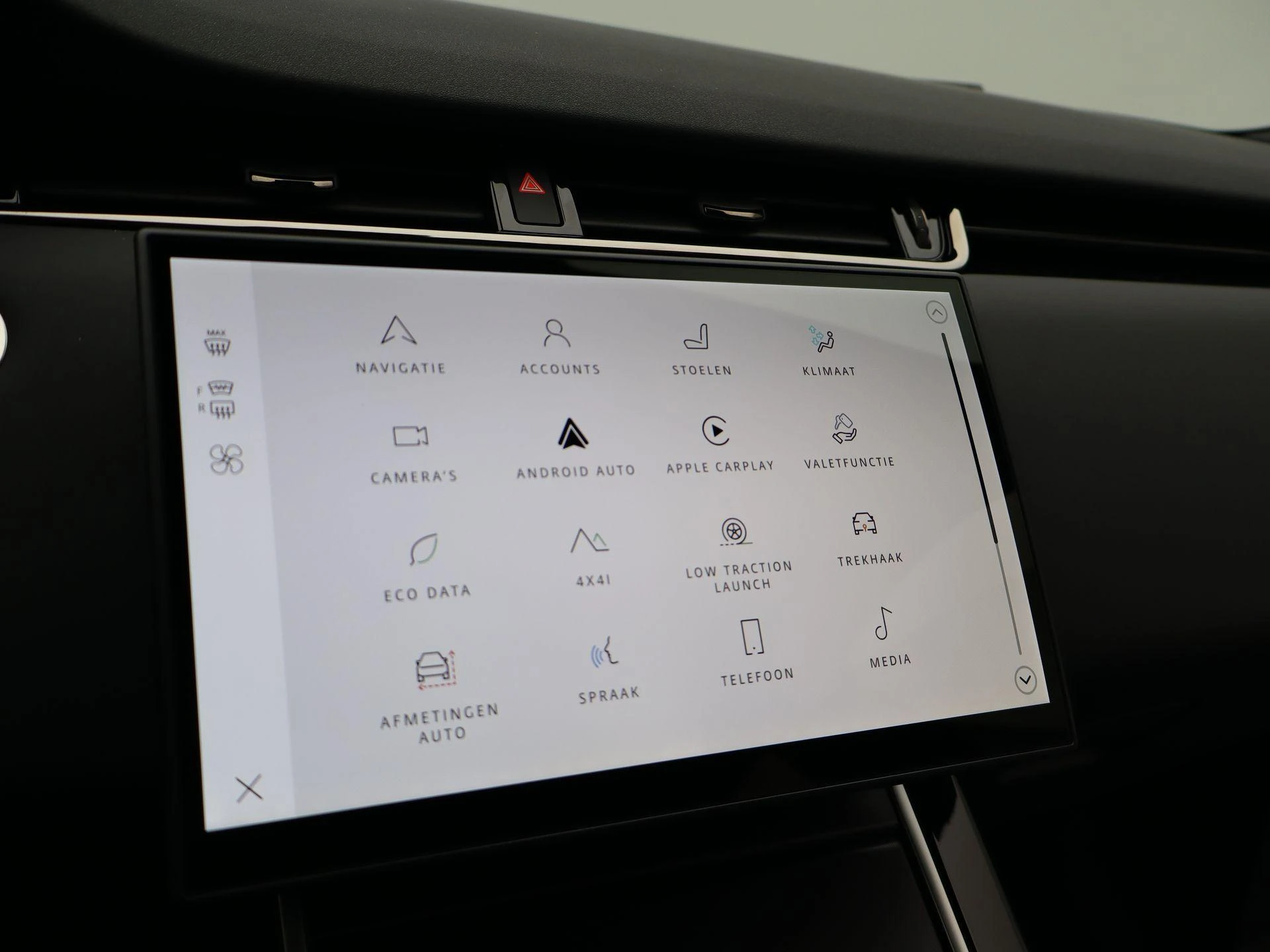 Land Rover-Range Rover Evoque-image-23