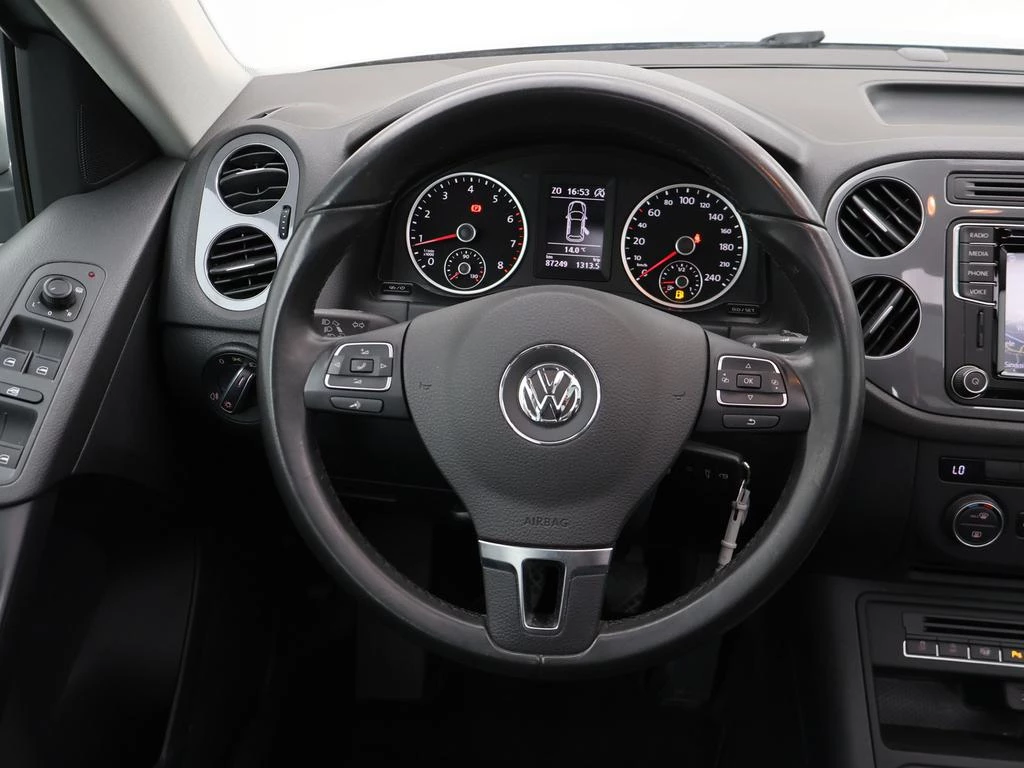Volkswagen Tiguan Tiguan Trend & Fun 1.4TSI BlueMotion 125PK *PANODAK*PDC*BLTH*DAB RADIO*AIRCO AUTOMATISCH*...*