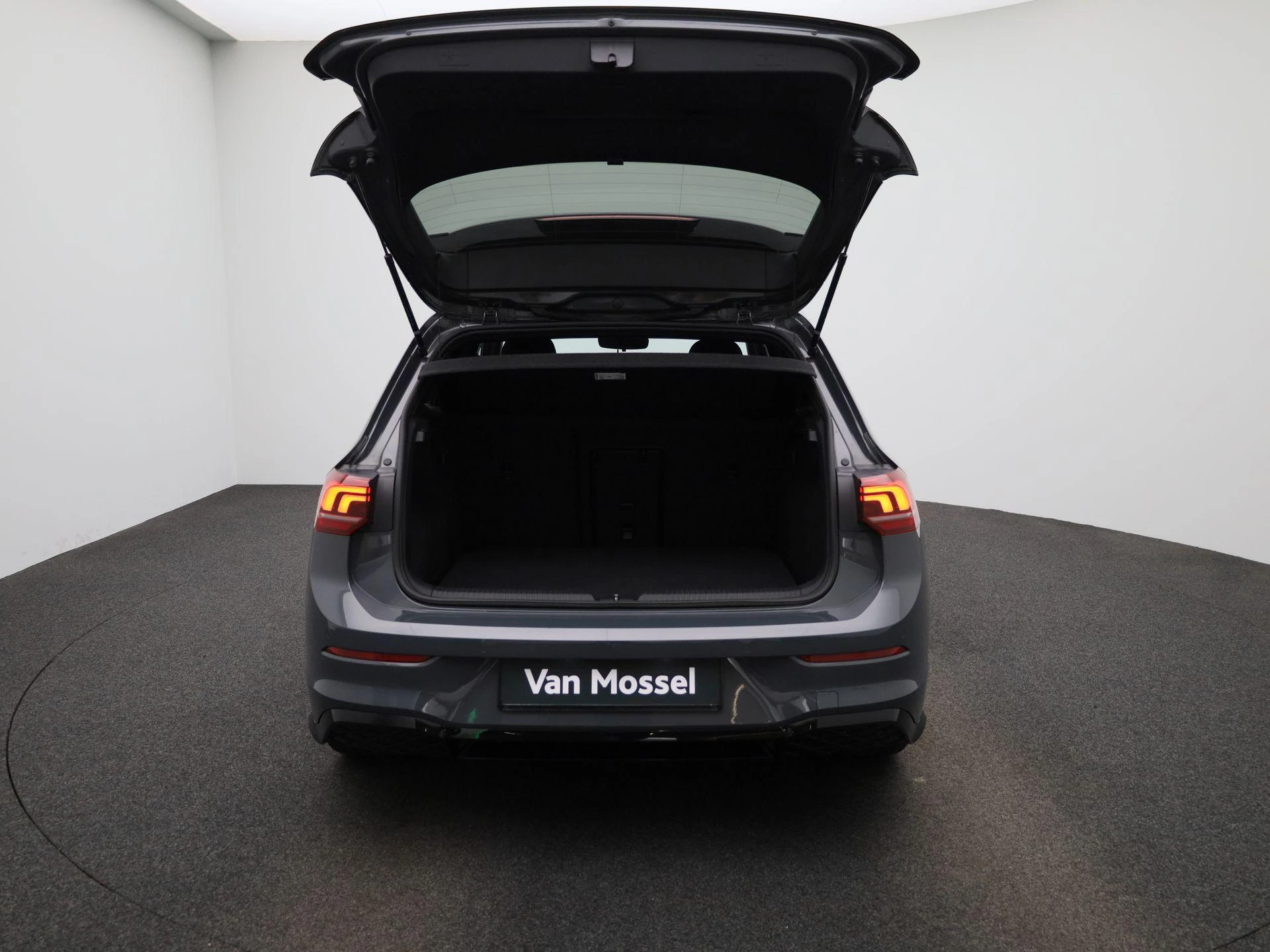 Volkswagen-Golf-image-10