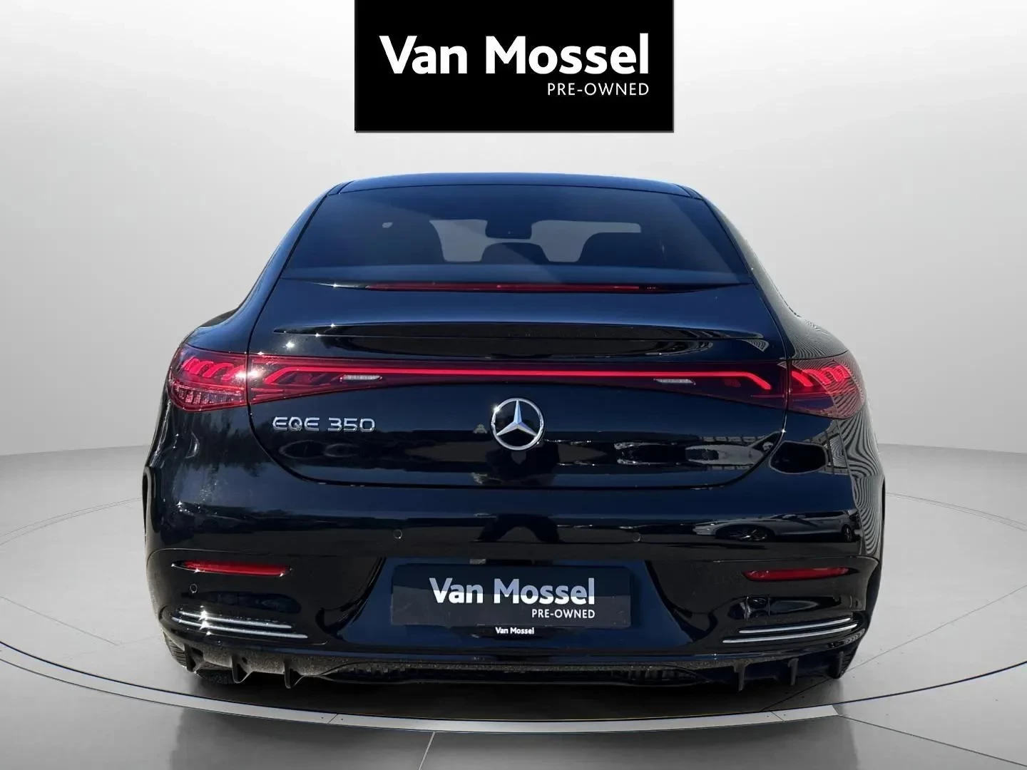 Mercedes-Benz-EQE-image-5