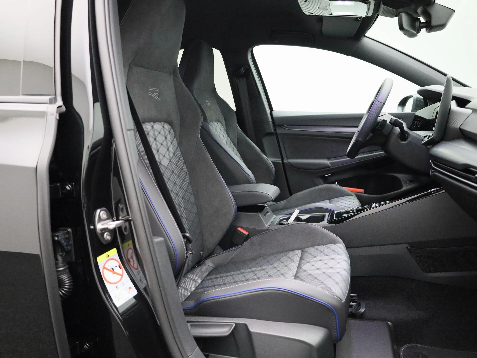 Volkswagen Golf - 36
