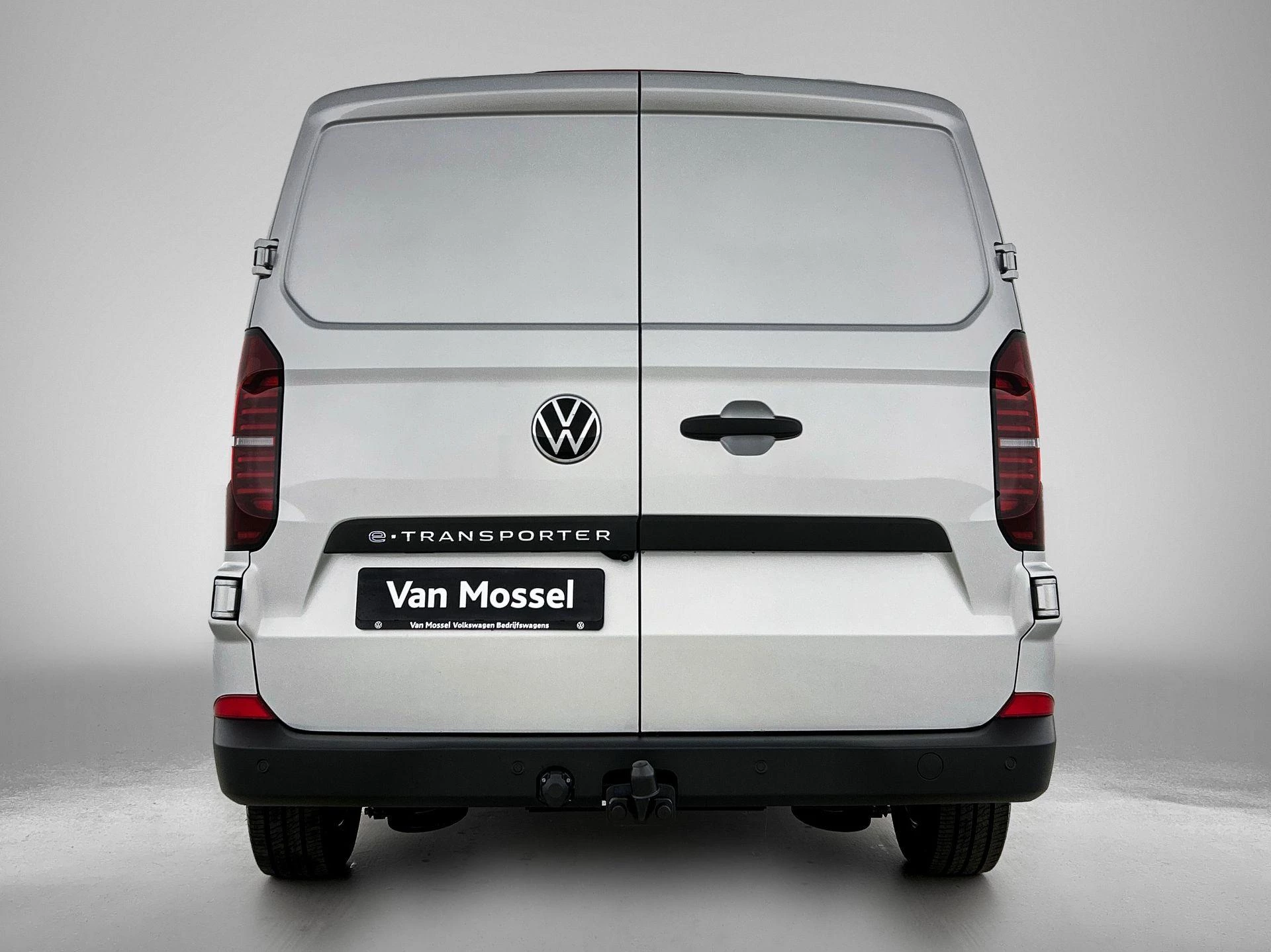 Volkswagen-e-Transporter-image-2