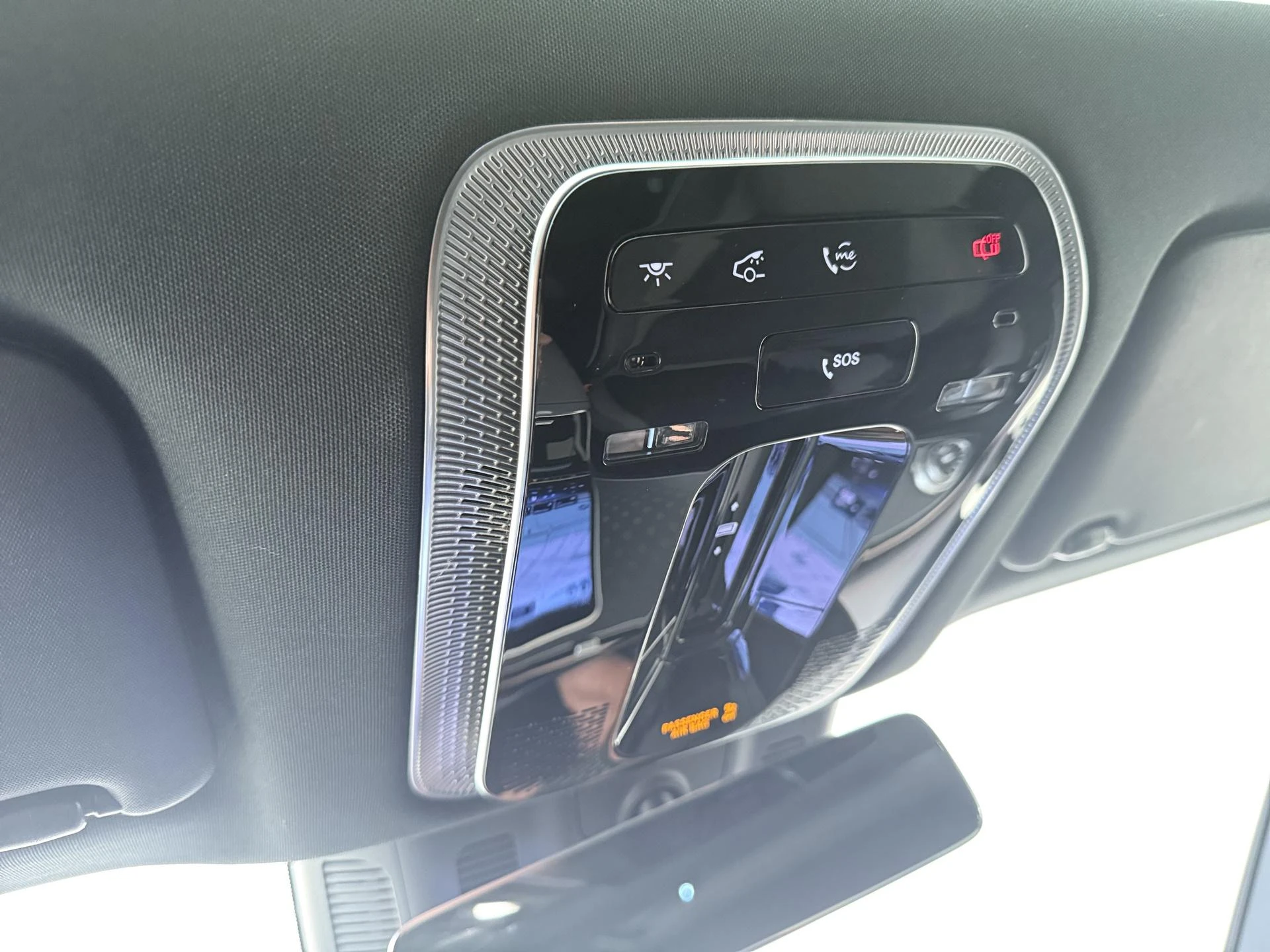 Mercedes-Benz-EQS-image-23