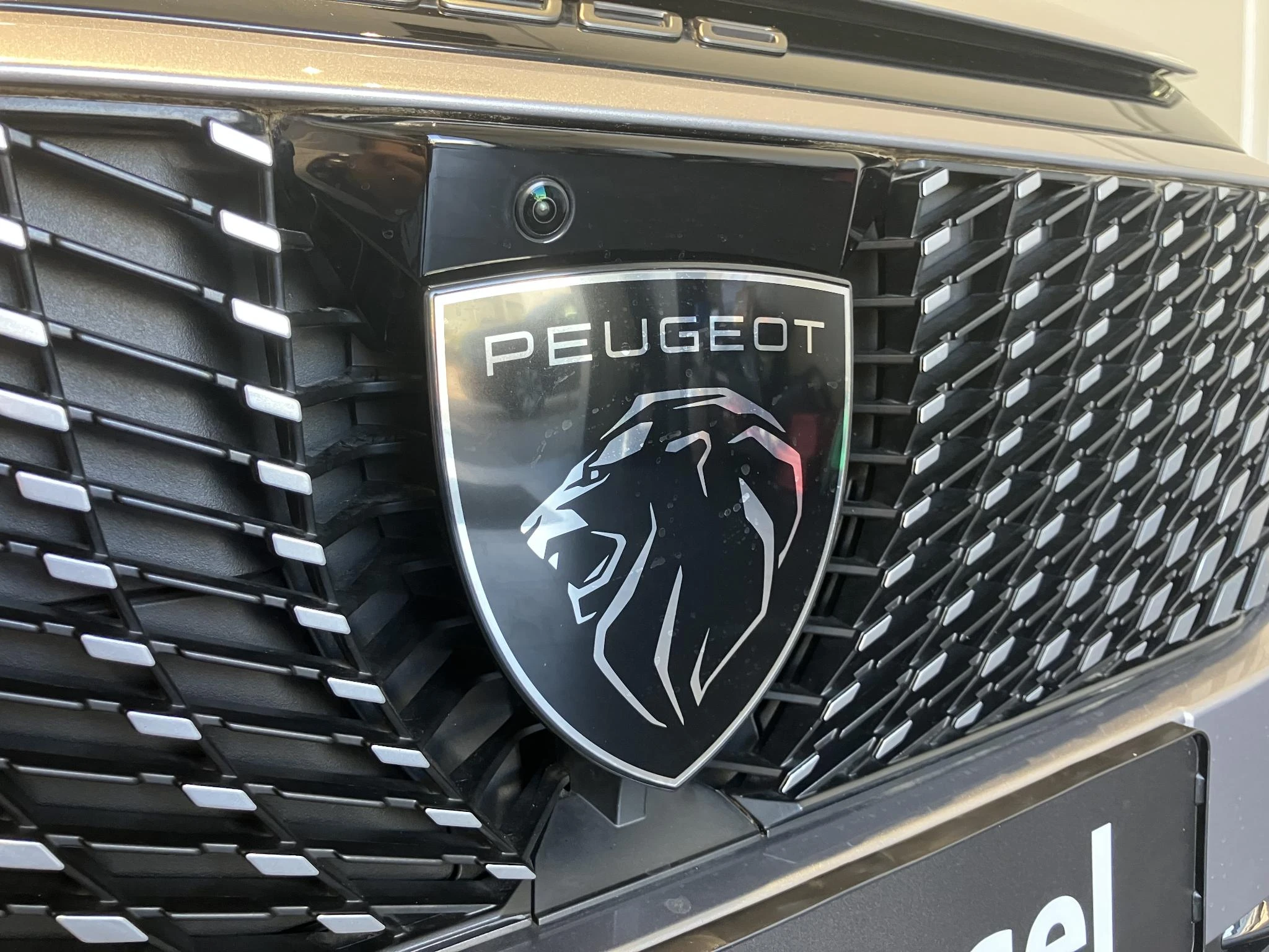 Peugeot-e-3008-image-5