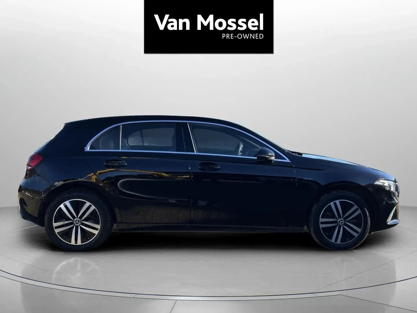 Mercedes-Benz-A-Klasse-image-3