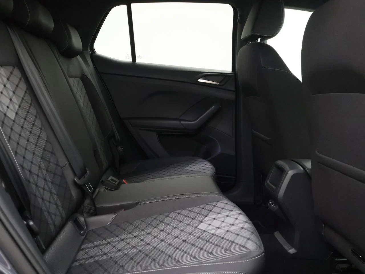 Volkswagen-T-Cross-image-5