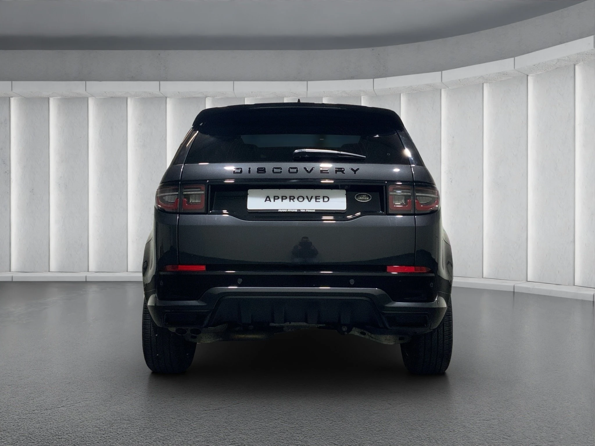Land Rover-Discovery Sport-image-2