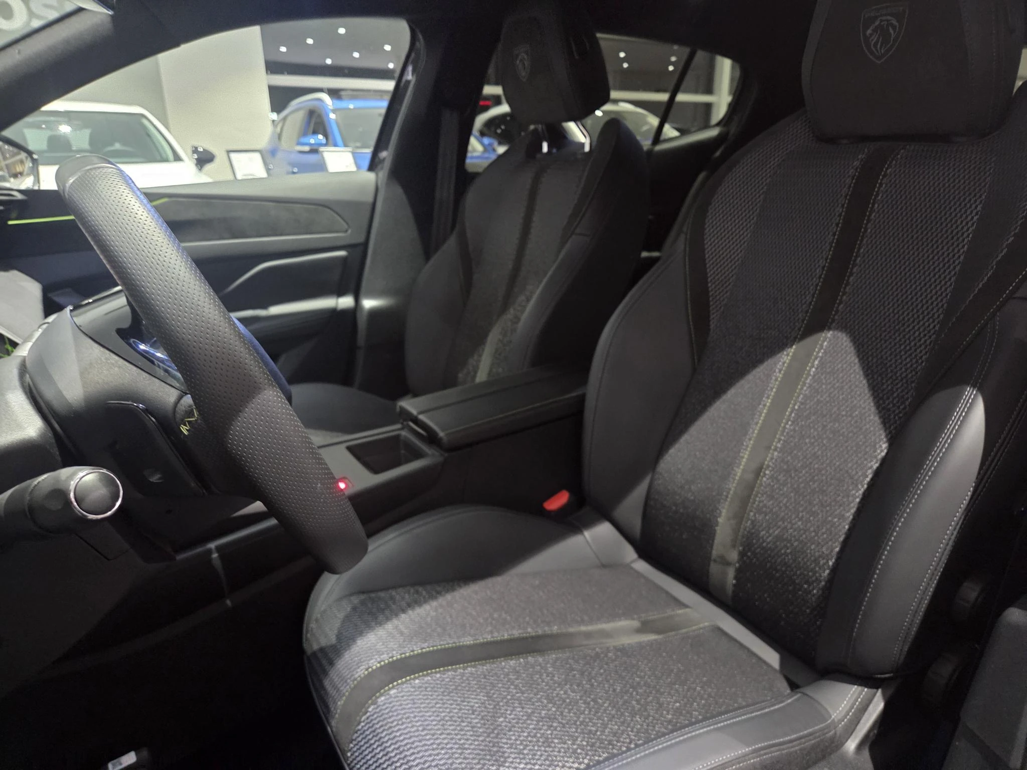 Peugeot-408-image-8
