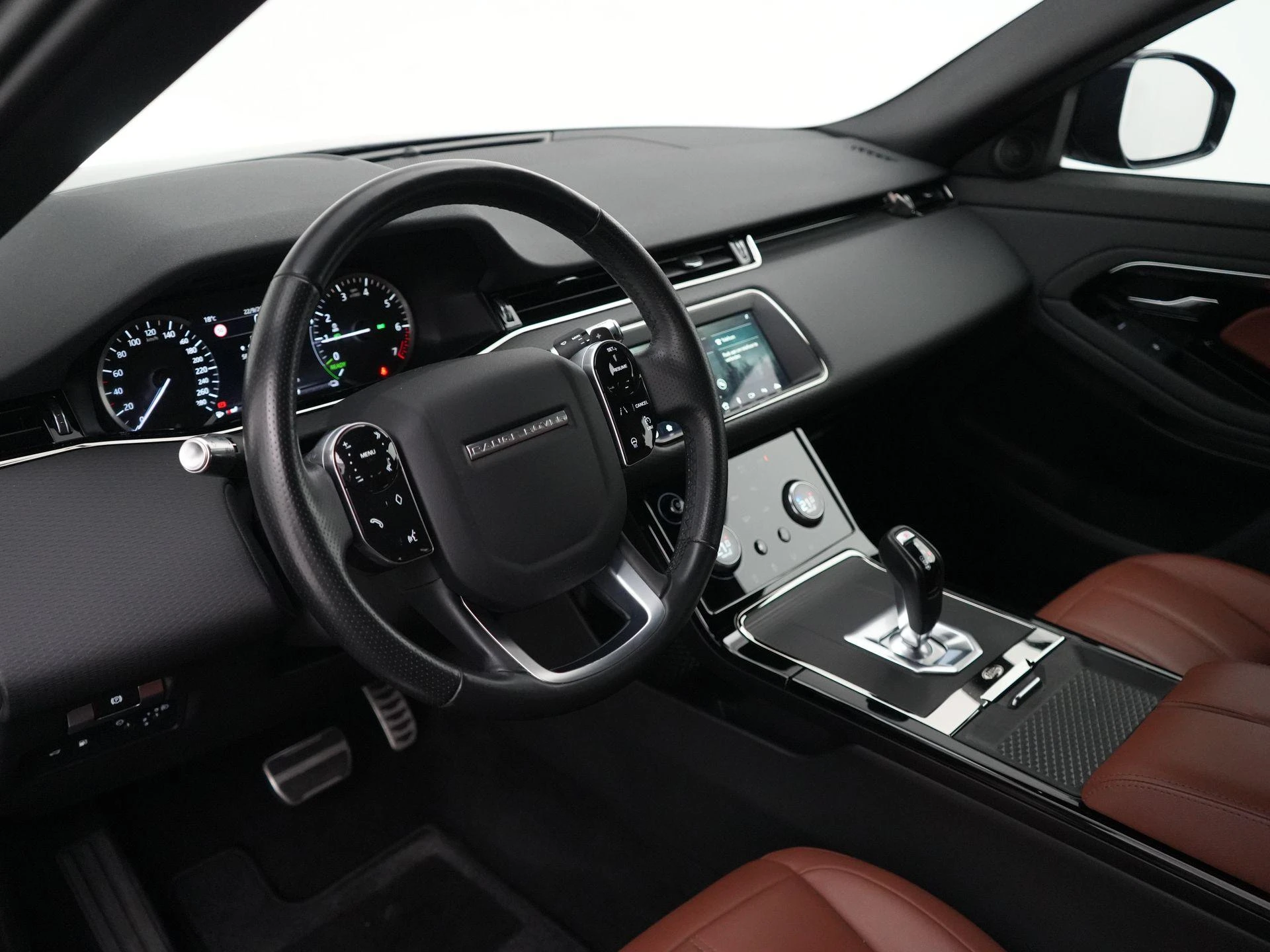Land Rover-Range Rover Evoque-image-32