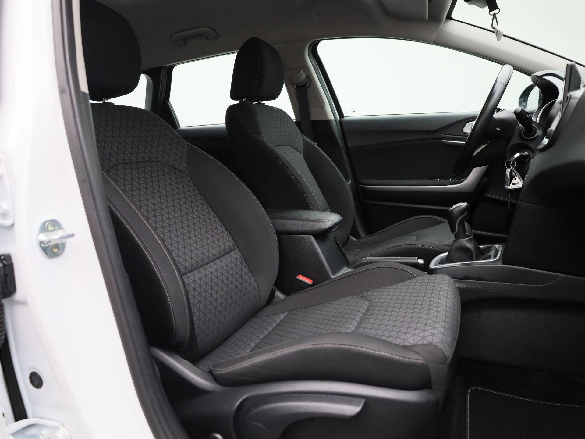 Kia-Ceed Sportswagon-image-30
