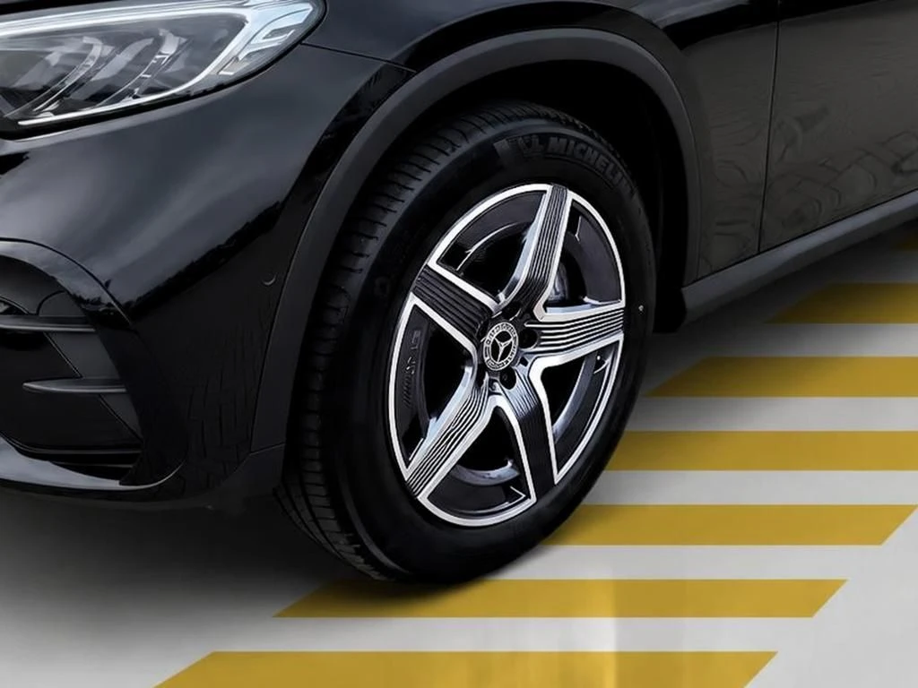 Mercedes-Benz-GLC 300 d-image-5