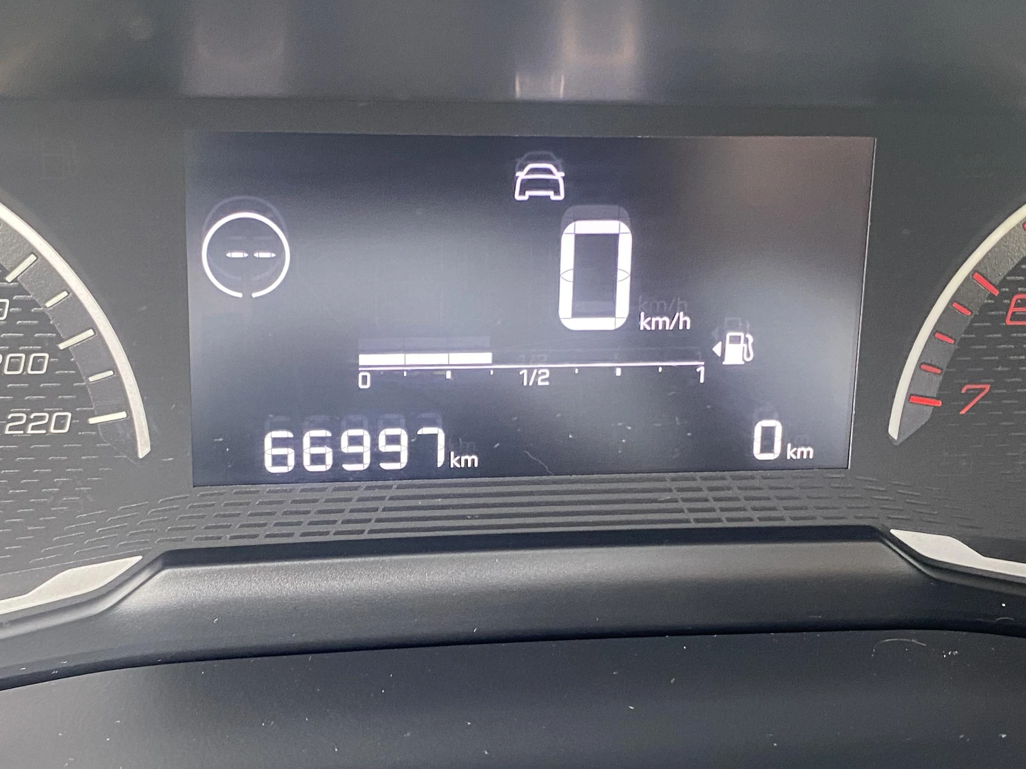 Peugeot-208-image-11