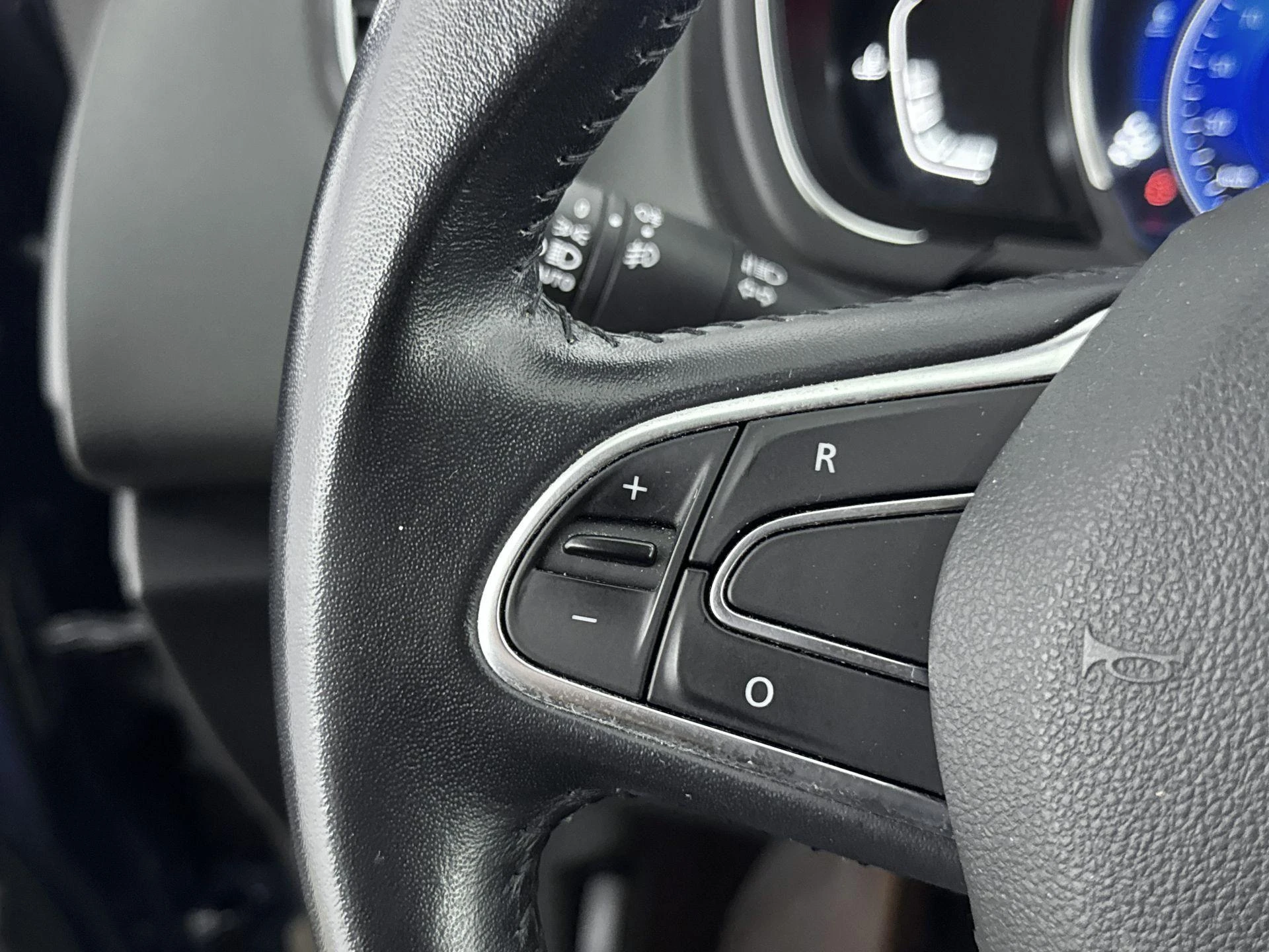 Renault-Grand Scénic-image-5