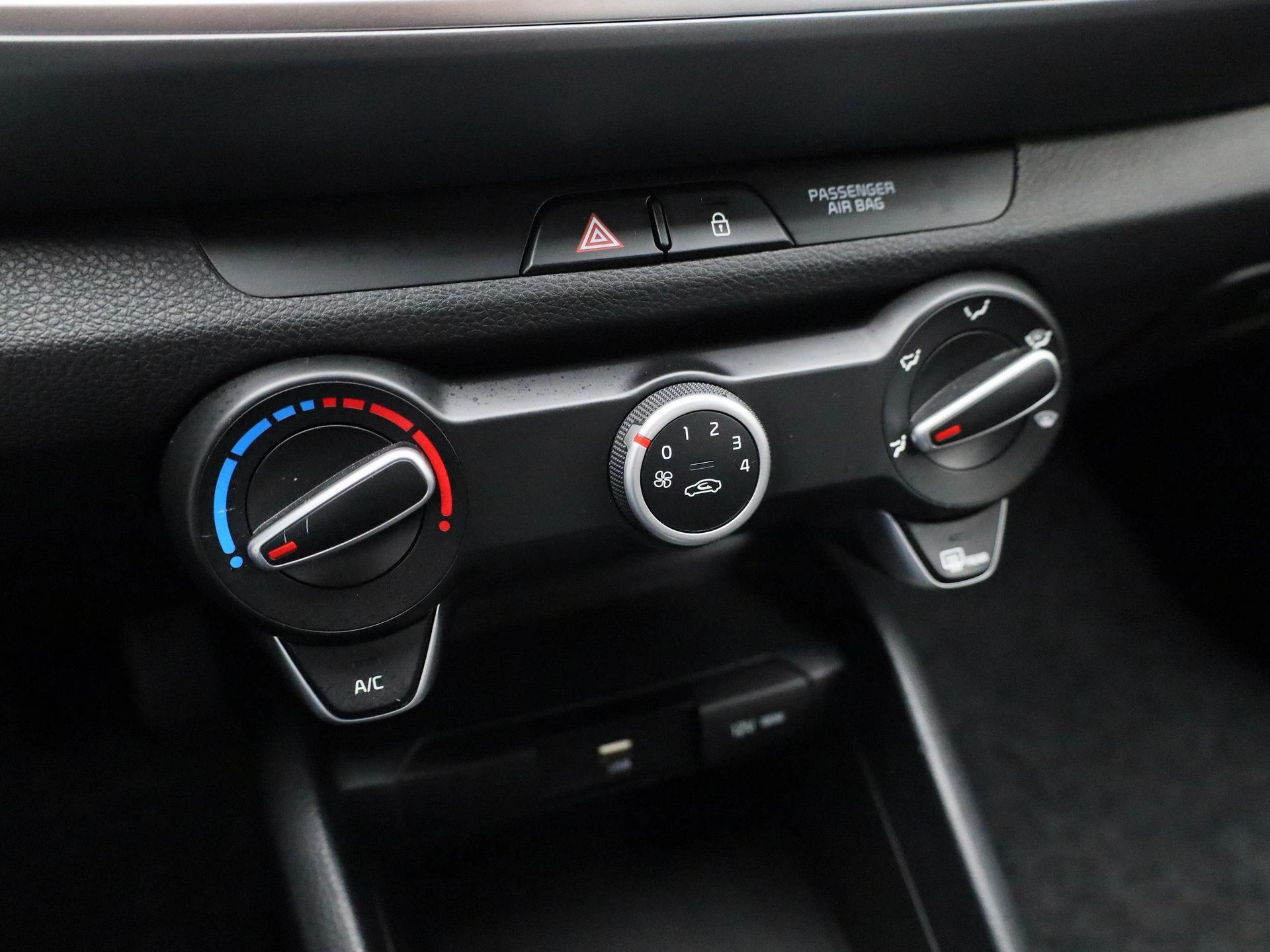 Kia-Stonic-image-18