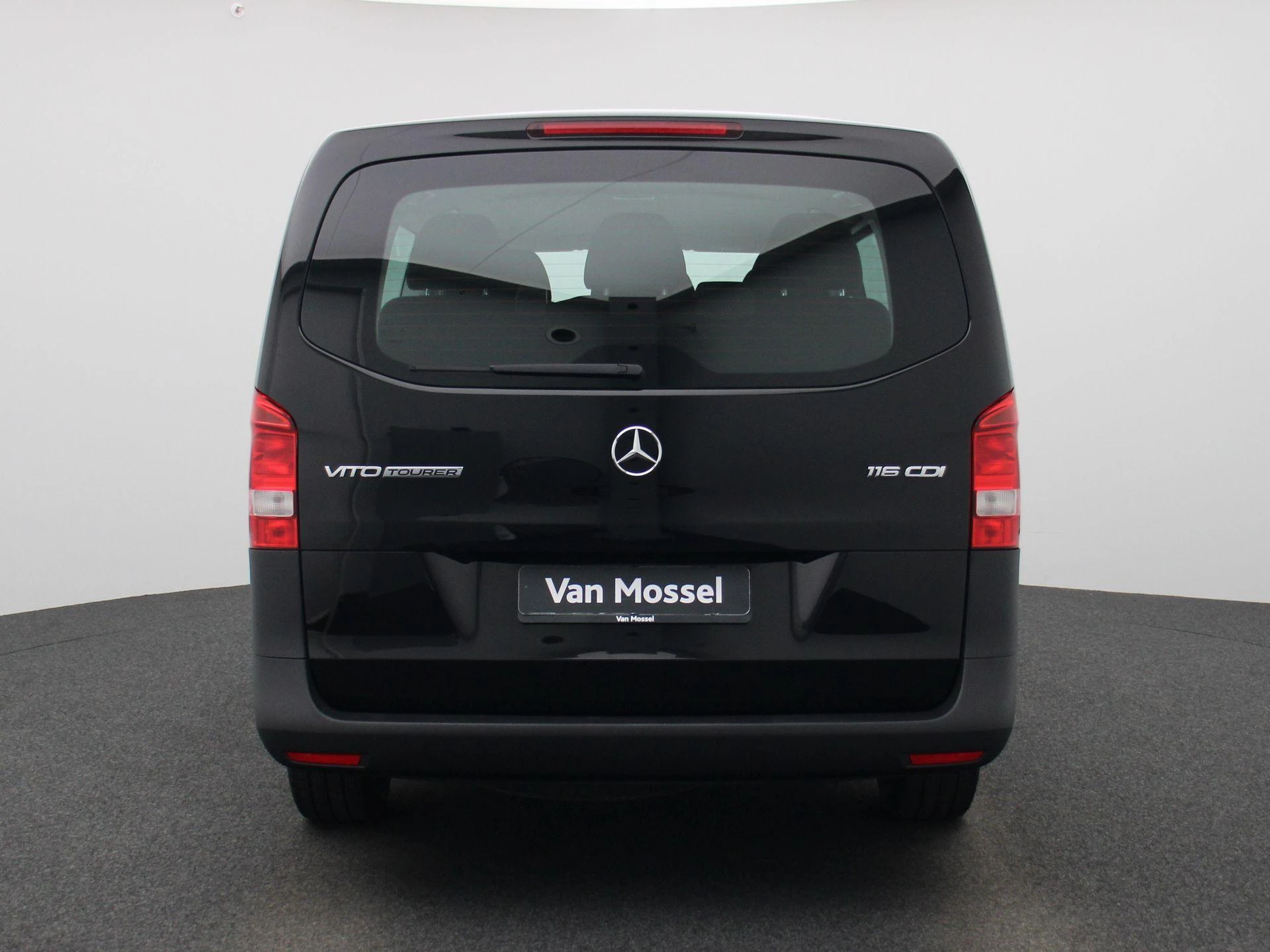 Mercedes-Benz-Vito-image-5