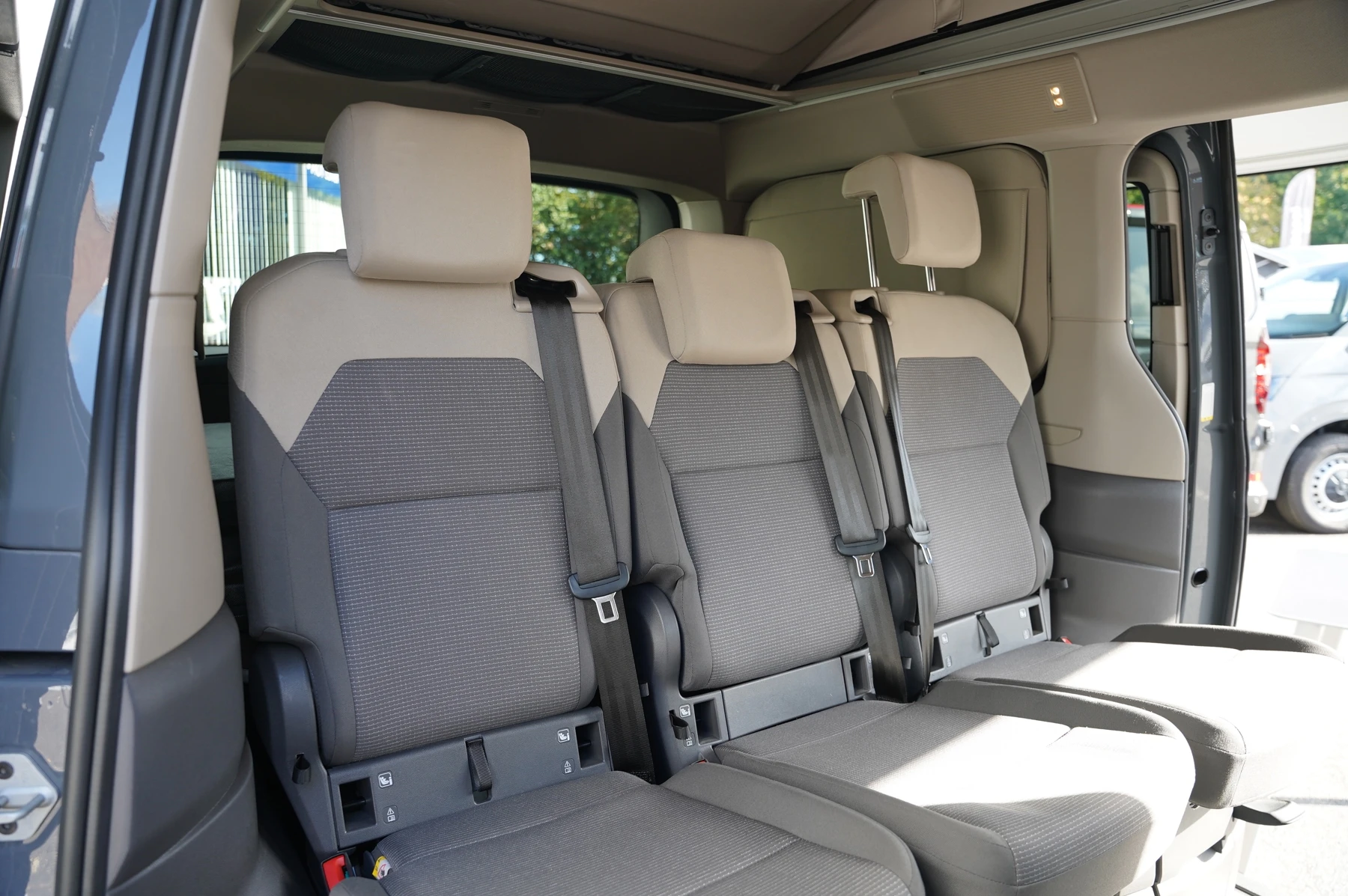 Volkswagen-California-image-27