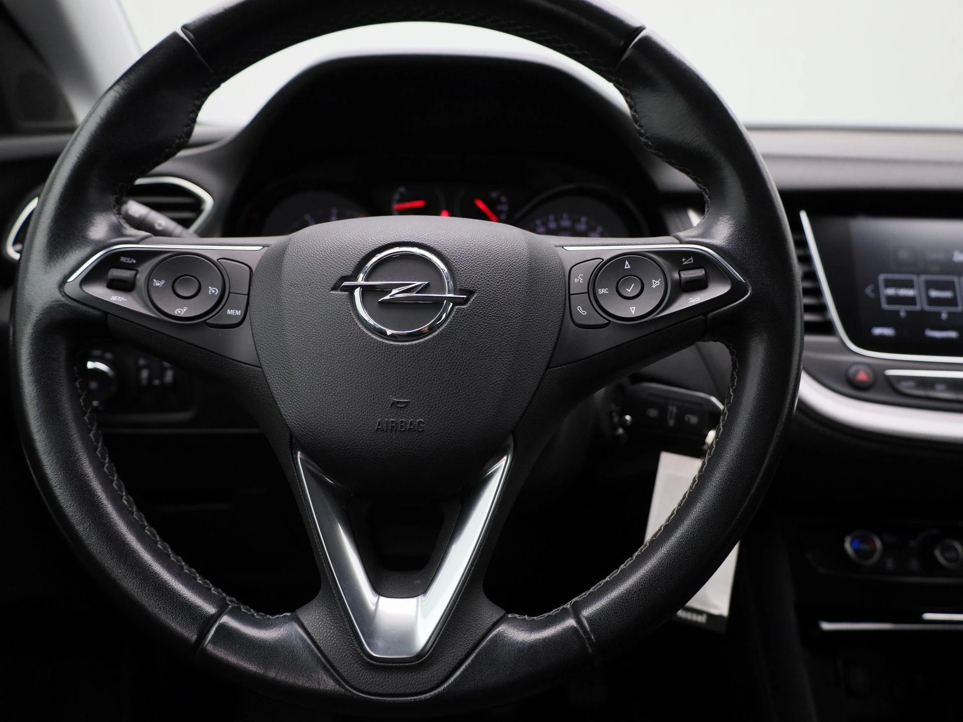 Opel-Grandland X-image-6