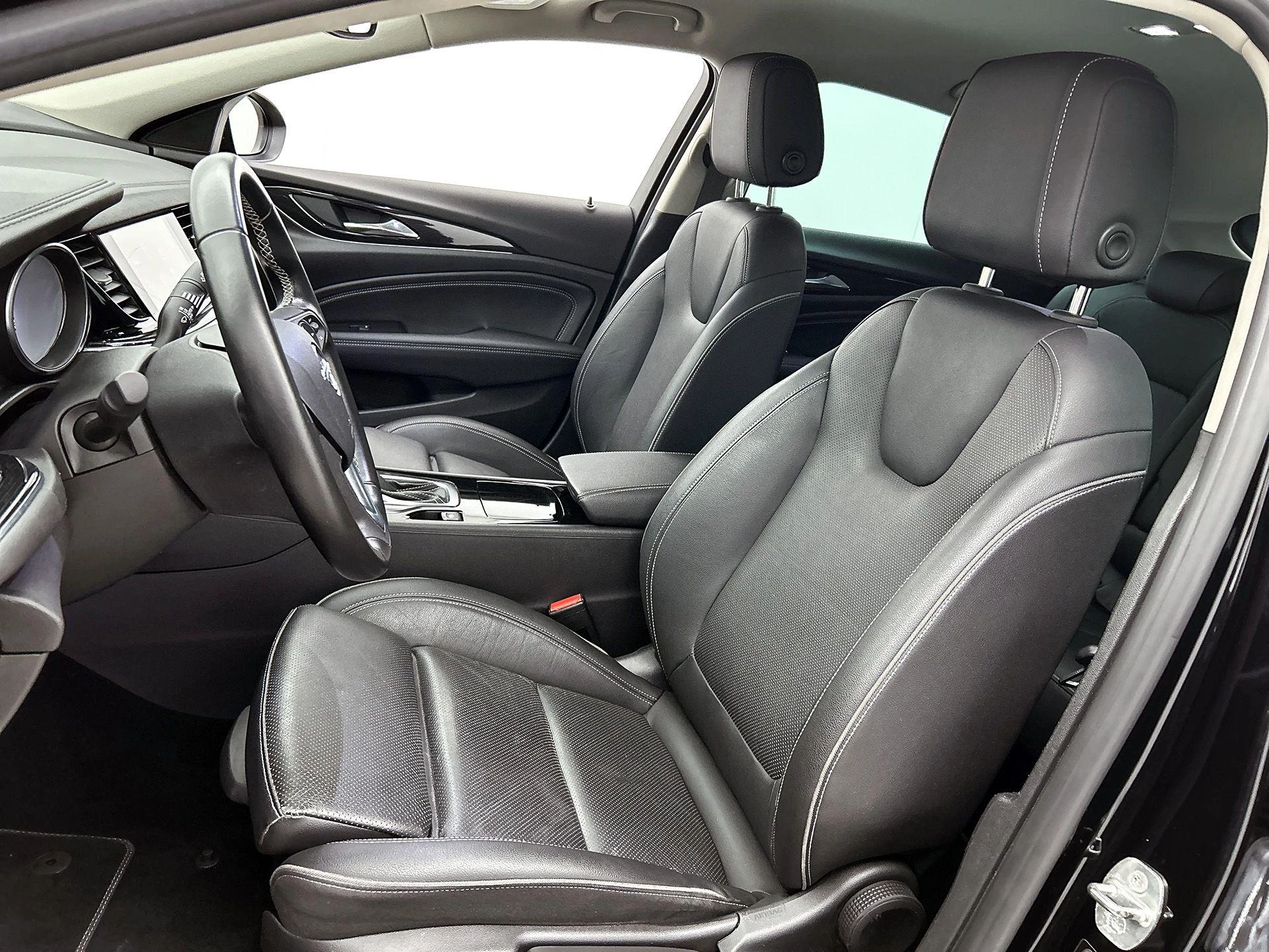 Opel-Insignia-image-38