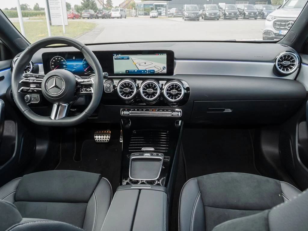 Mercedes-Benz-A-Klasse 200-image-13