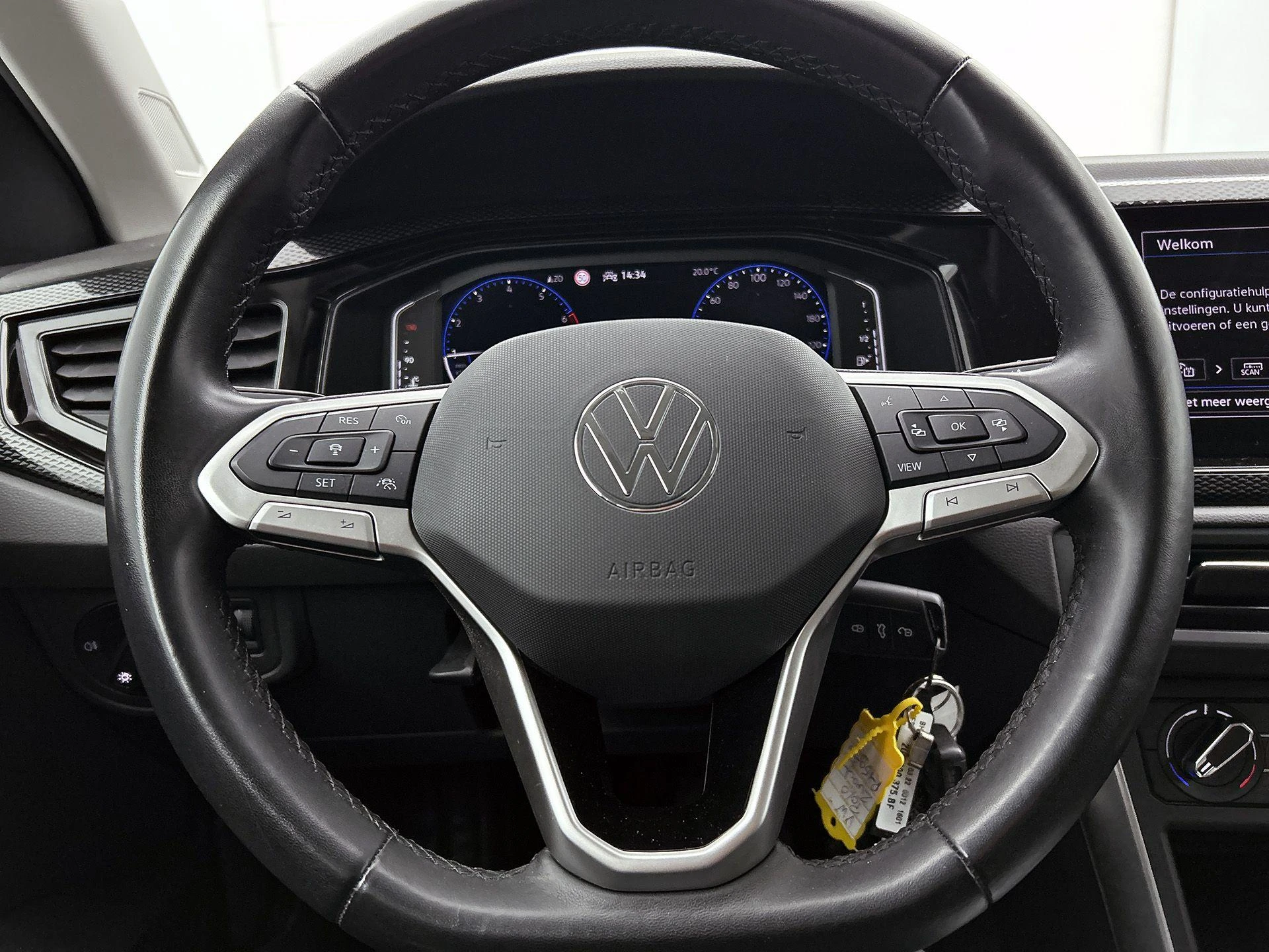 Volkswagen-Polo-image-28