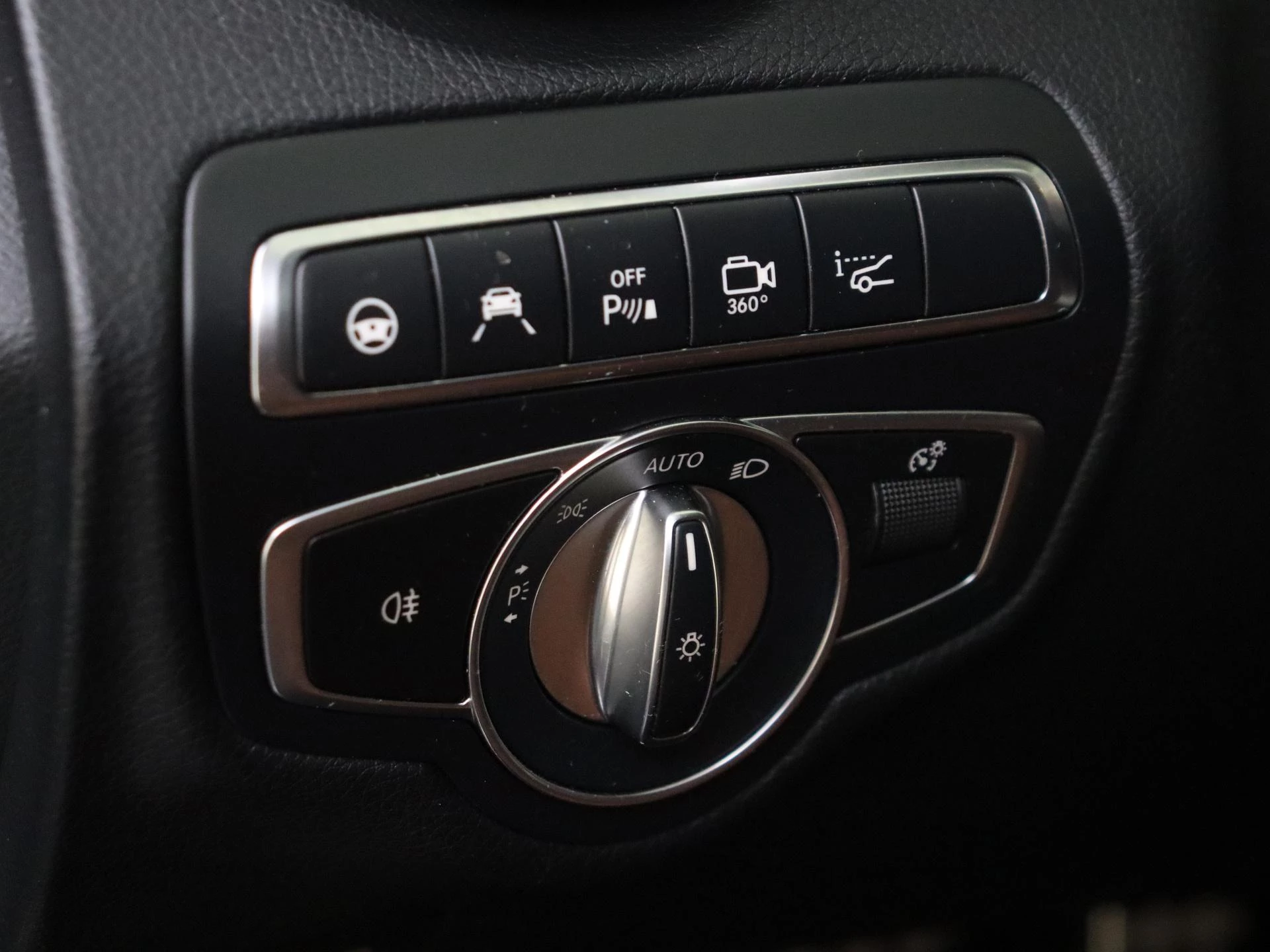 Mercedes-Benz-C-Klasse-image-33