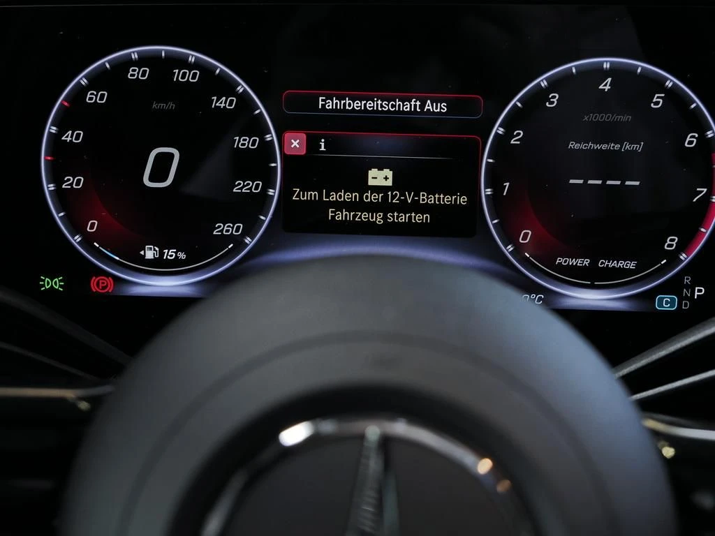 Mercedes-Benz-CLA 200-image-8