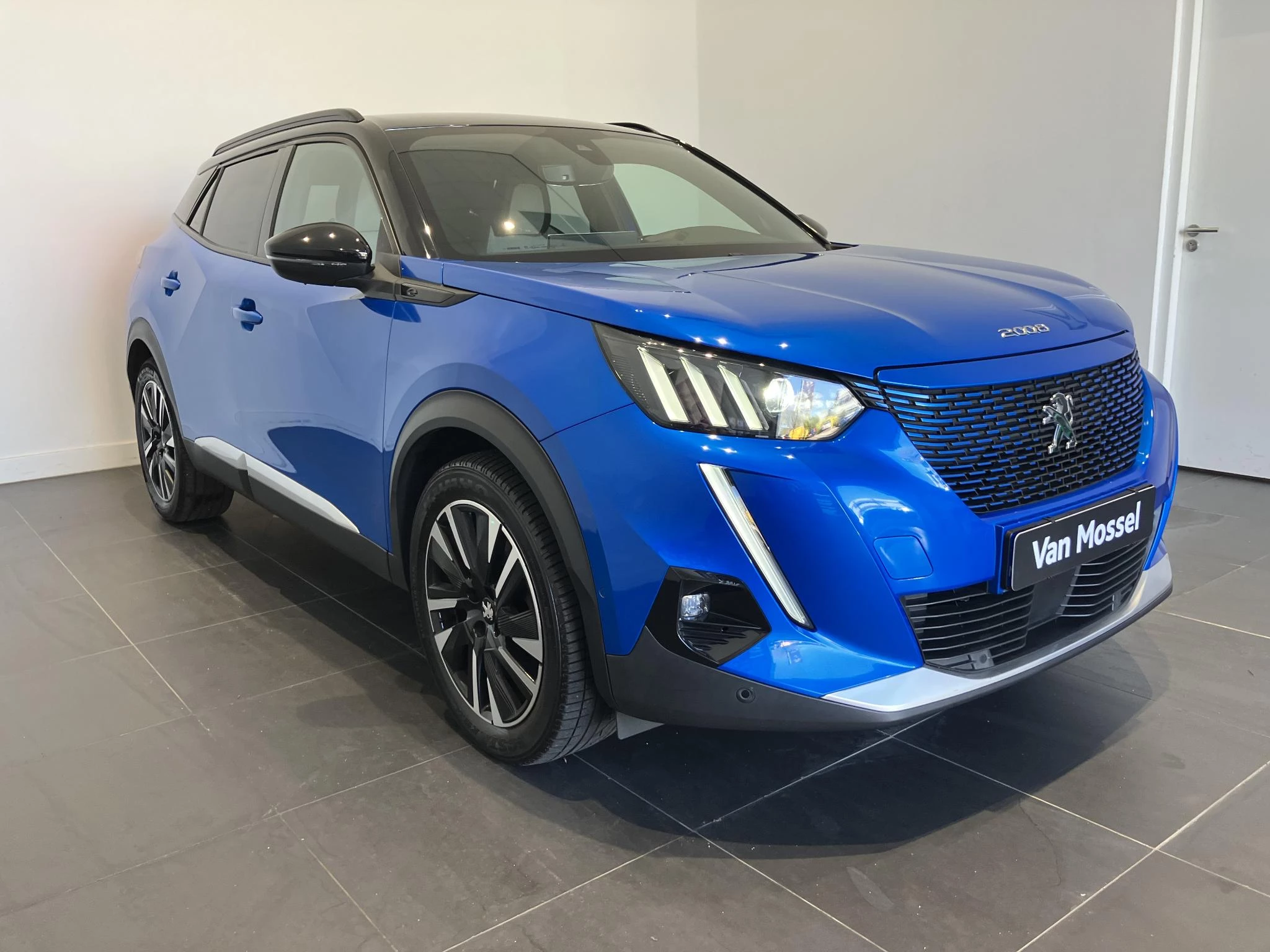 Peugeot-e-2008-image-3