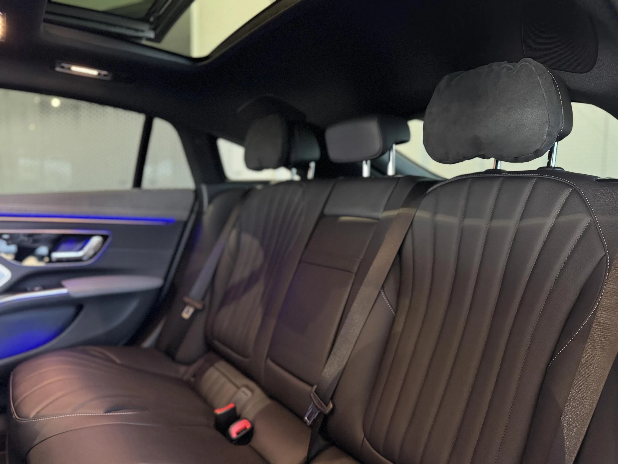Mercedes-Benz-EQS-image-7