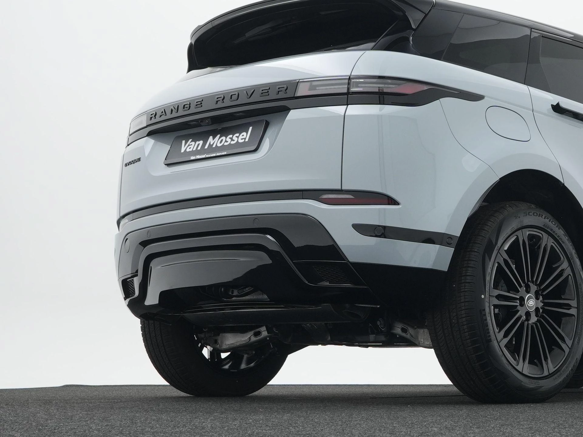 Land Rover-Range Rover Evoque-image-51