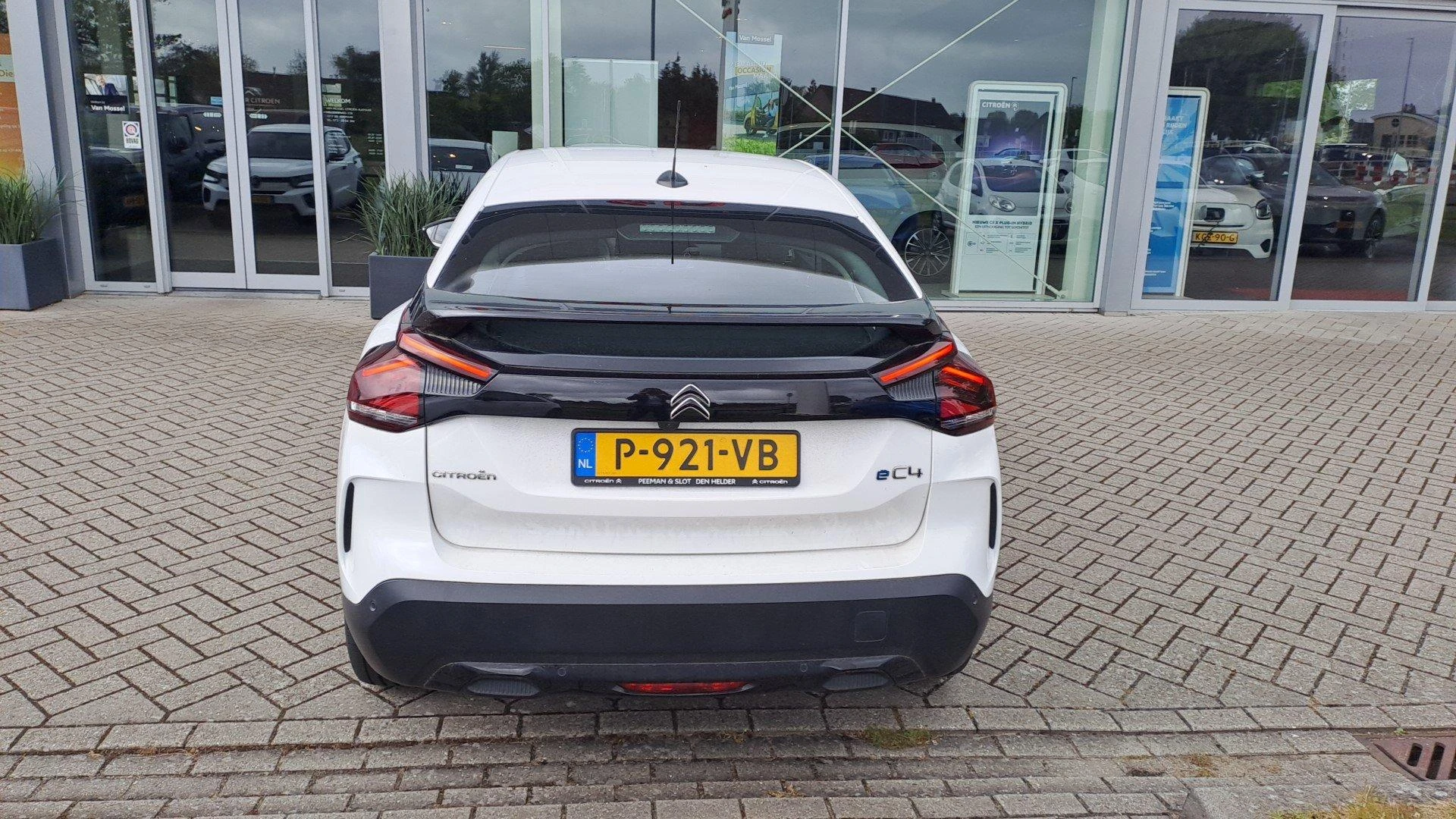 Citroën-ë-C4-image-5