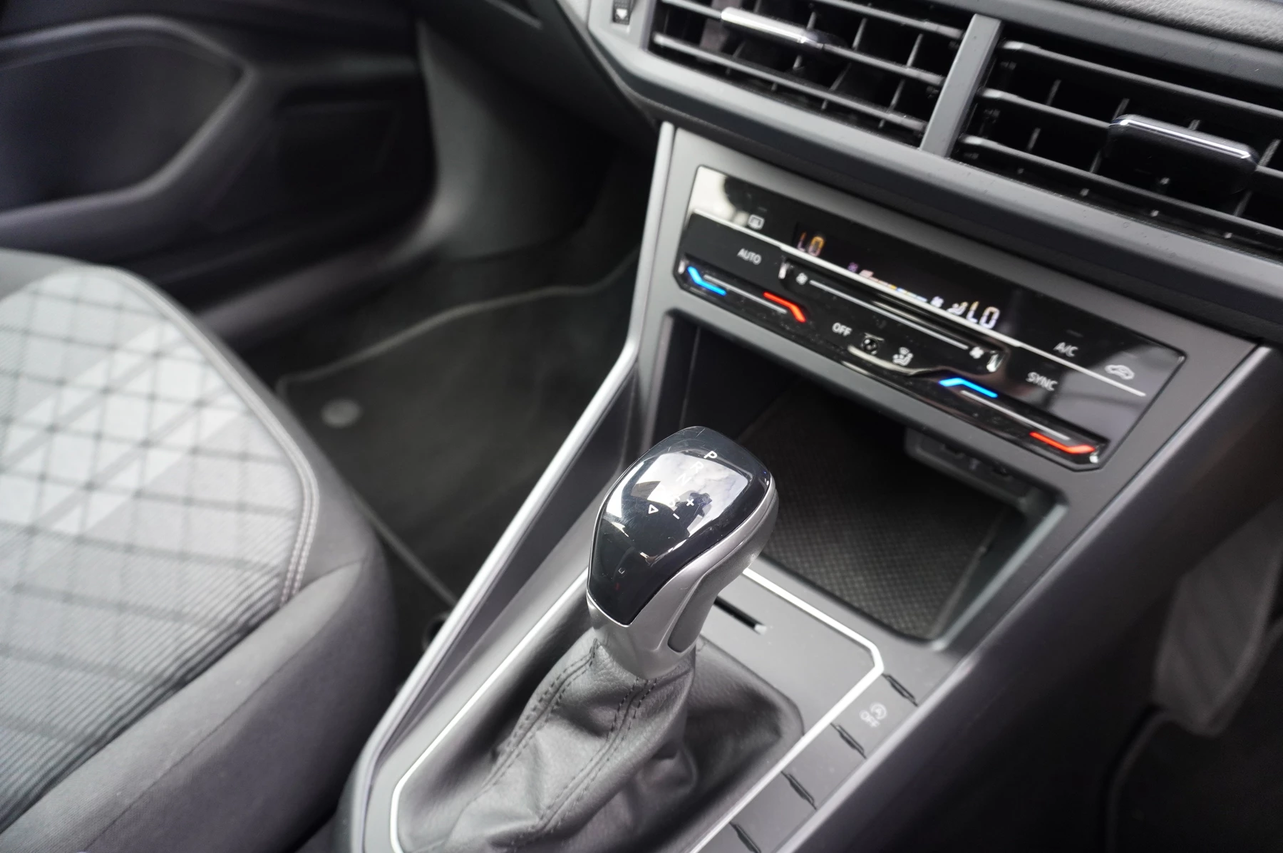Volkswagen Polo 1.0 TSI R-Line 5dr DSG