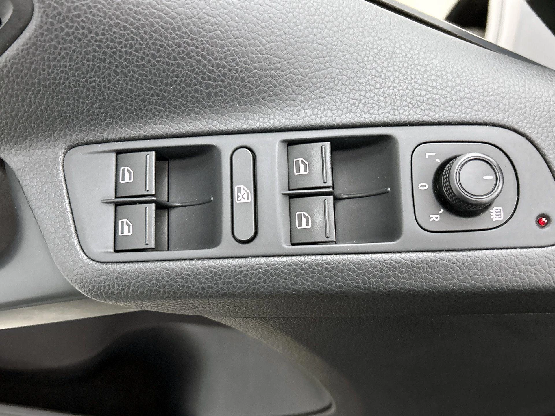 Volkswagen-Tiguan-image-31