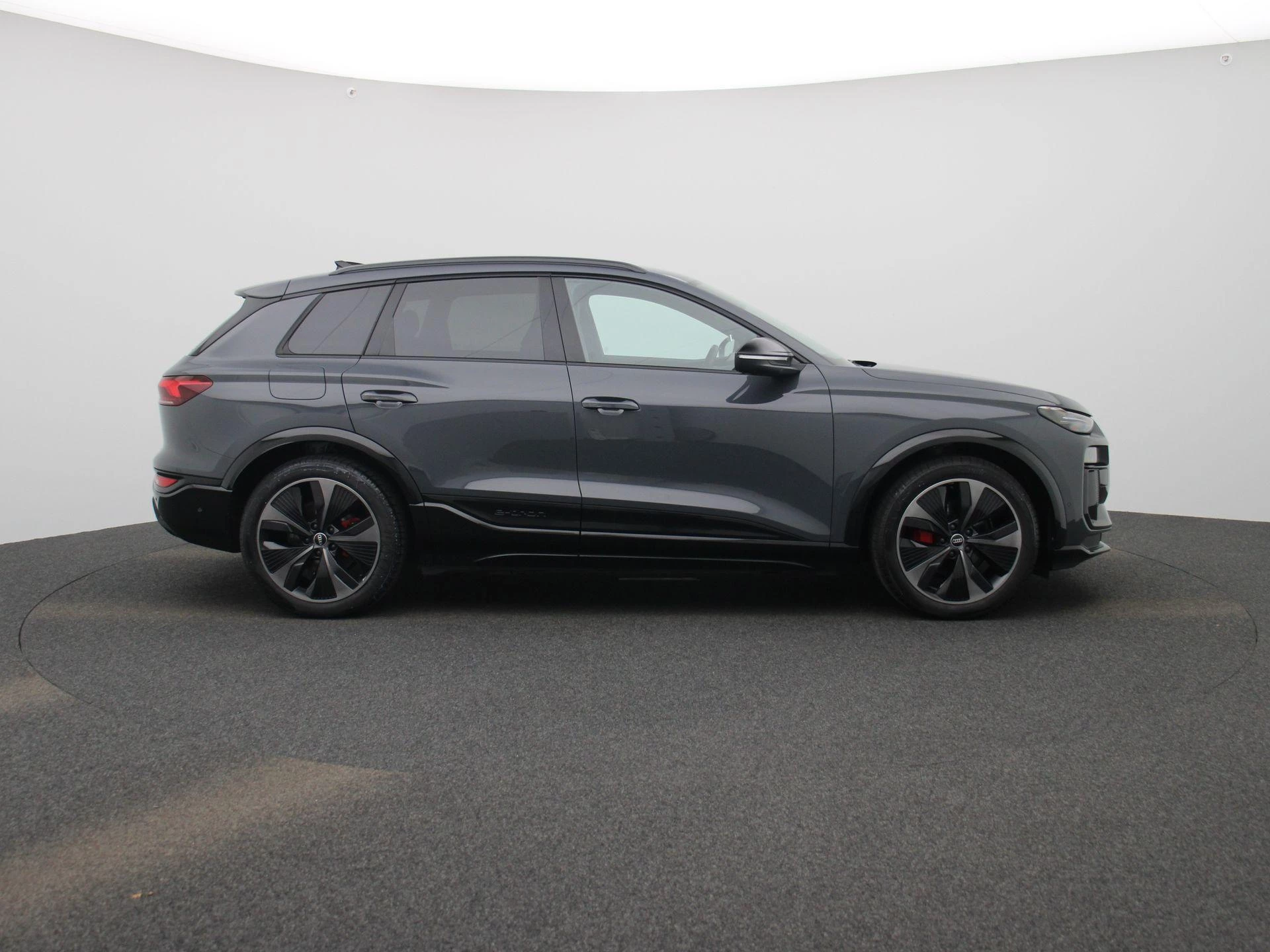 Audi-Q6 e-tron-image-5