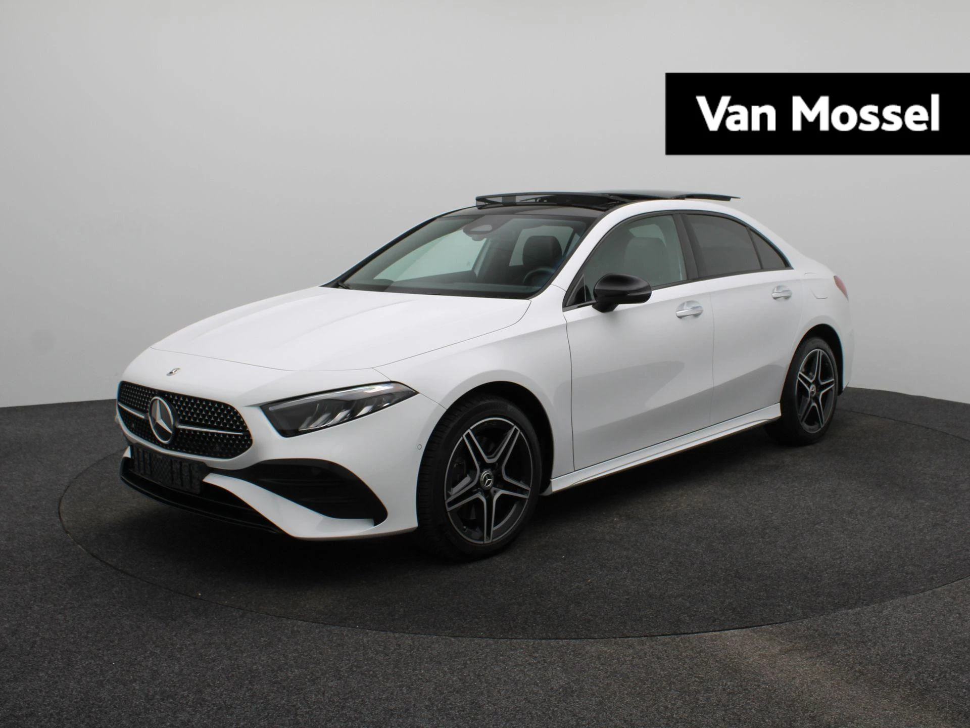 Mercedes-Benz-A-Klasse-image-0