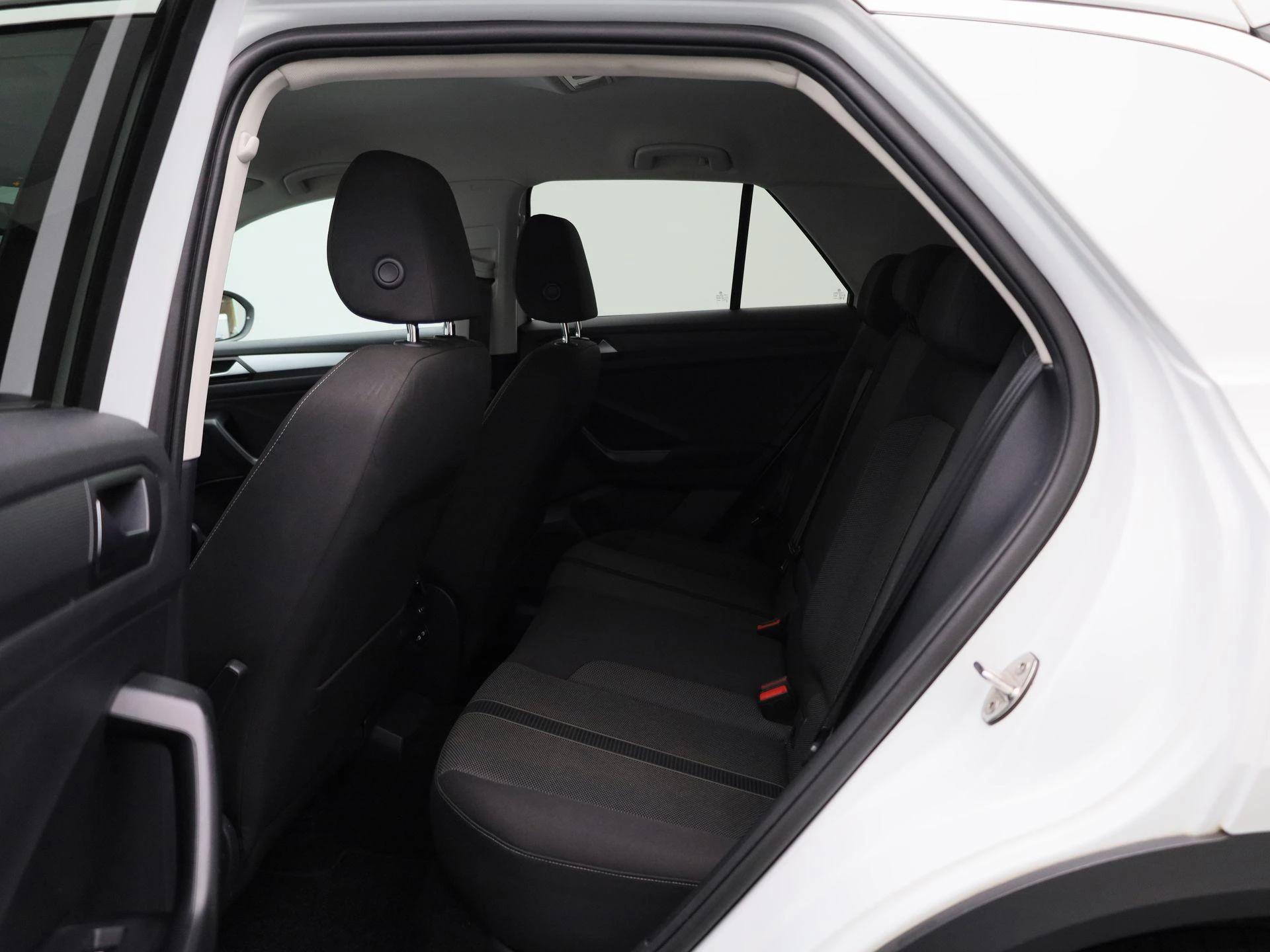 Volkswagen-T-Roc-image-9