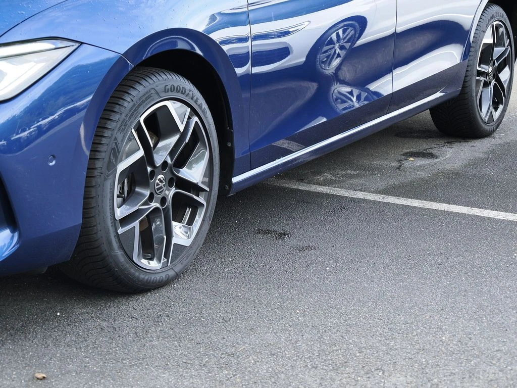 Volkswagen-Passat-image-5