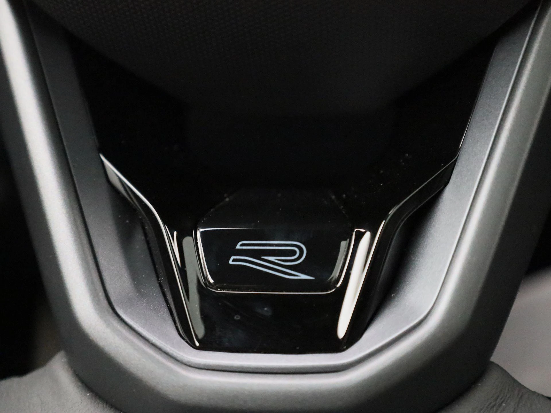 Volkswagen-Tiguan-image-35