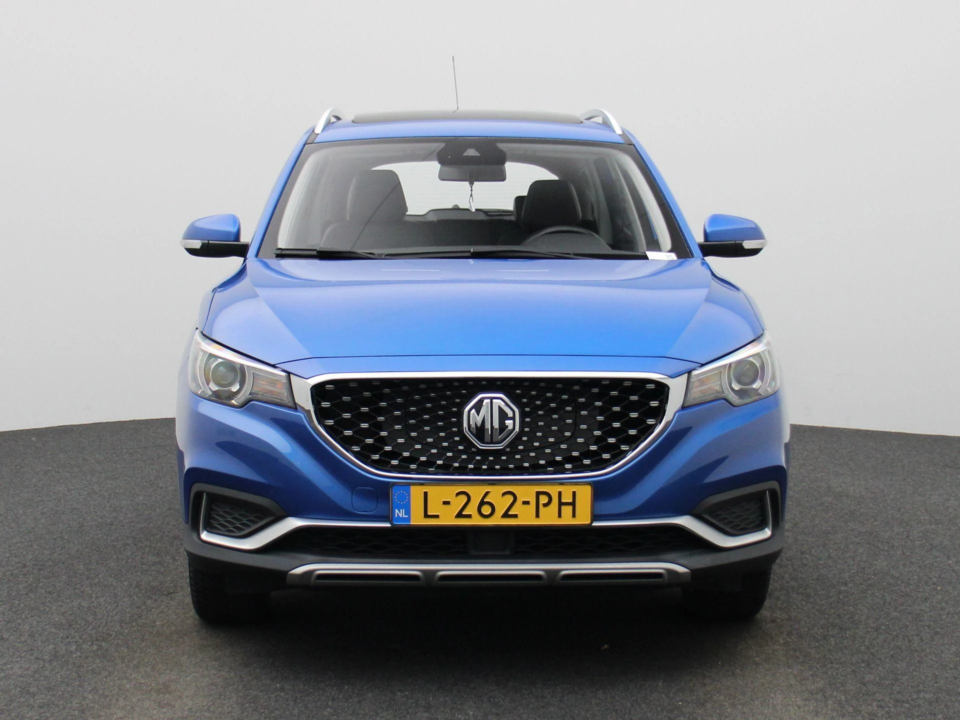 MG-ZS EV-image-2