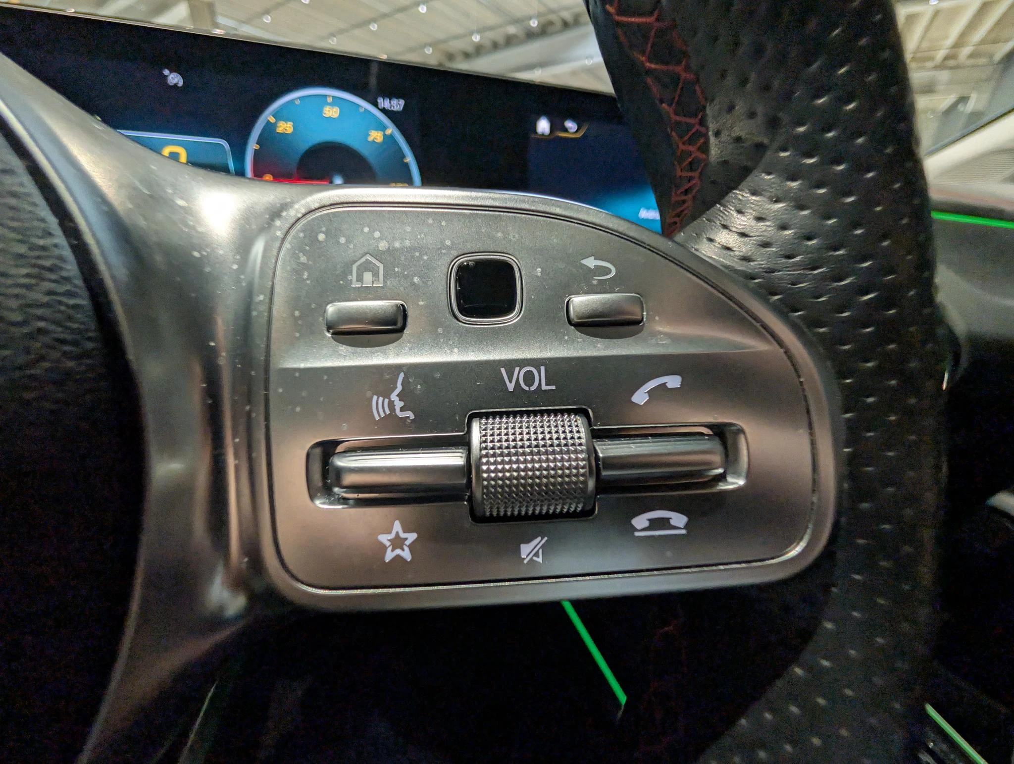 Mercedes-Benz-EQA-image-23