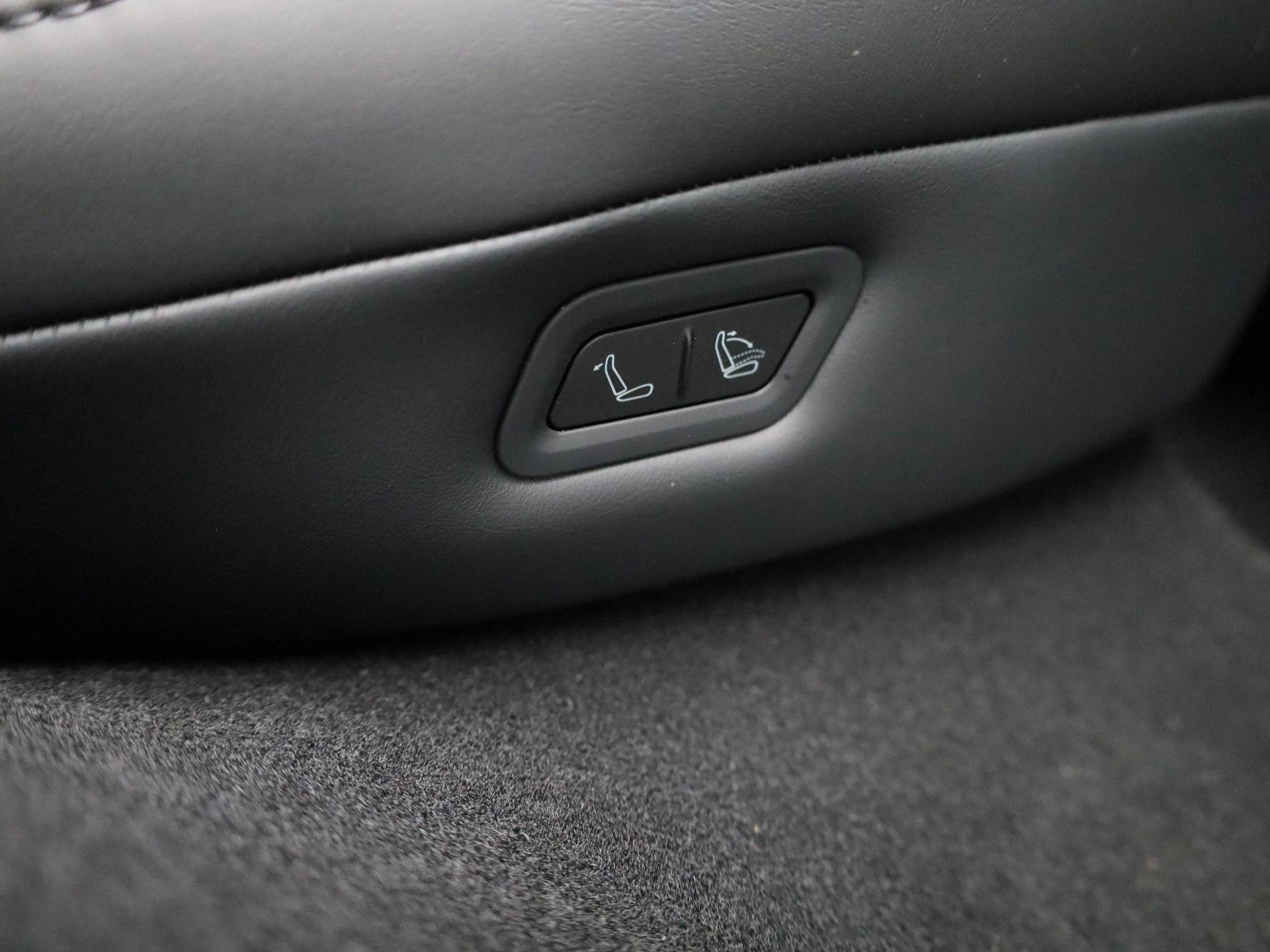 Tesla-Model Y-image-49