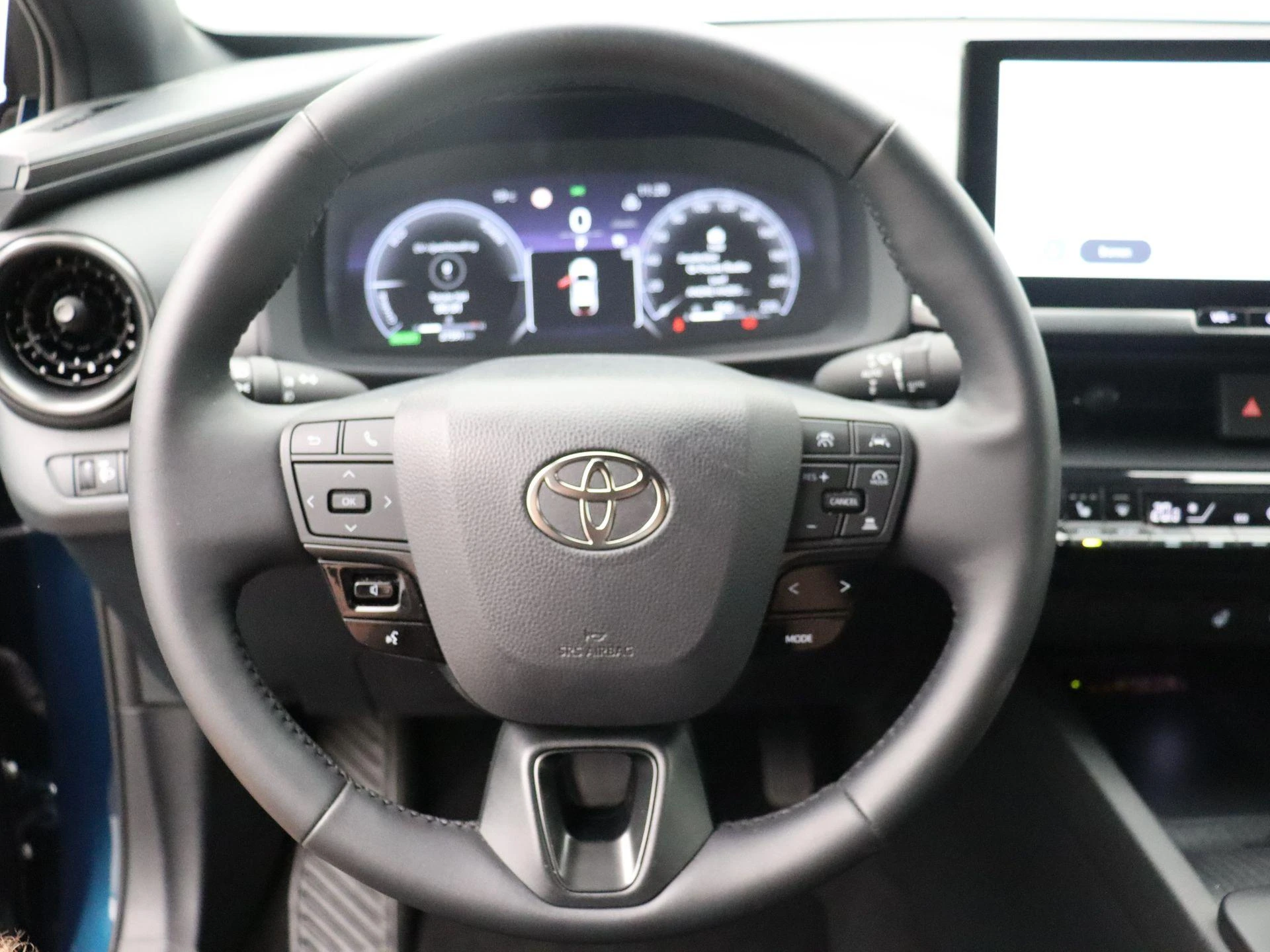 Toyota-C-HR-image-19